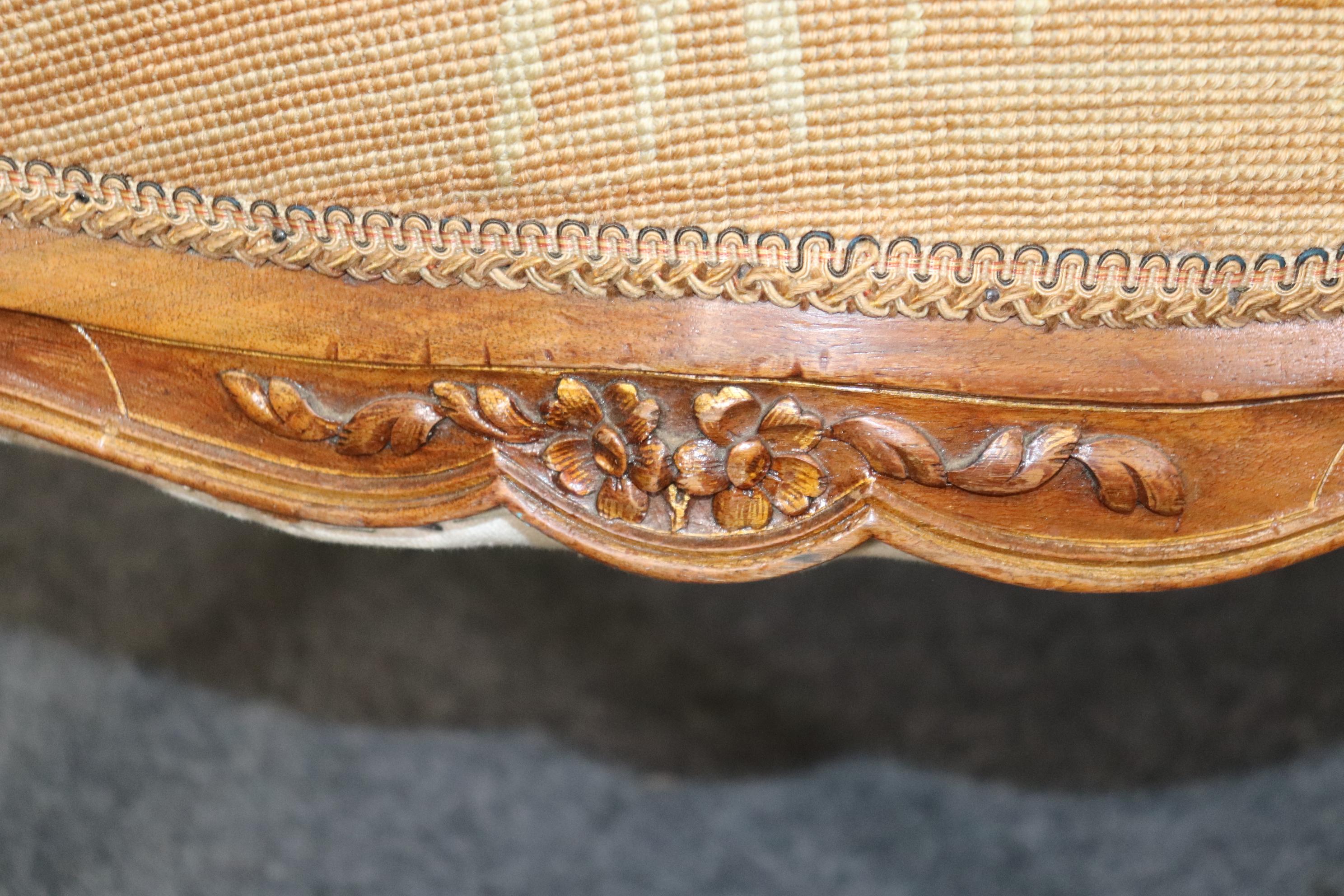 Gorgeous 19th Century French Carved Louis XV Needlepoint Upholstered Settee  For Sale 10