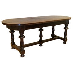 Magnifique table de salle à manger de réfectoire en chêne massif du 19ème siècle sur des pieds épais tournés
