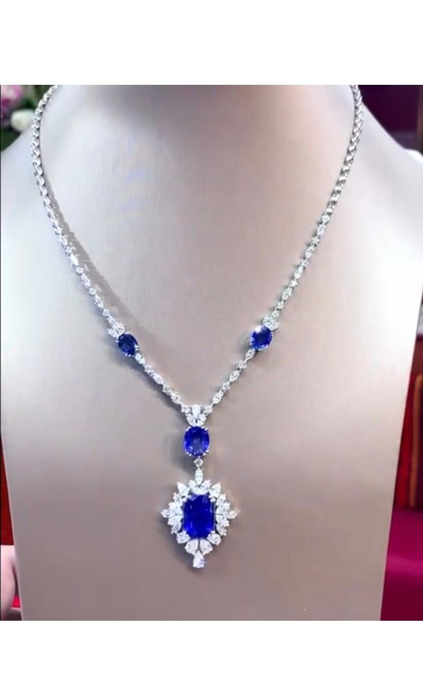 AIG Certified 15.15 Carats Ceylon Sapphires Diamonds 5.15 Ct 18k Gold Necklace In New Condition For Sale In Massafra, IT