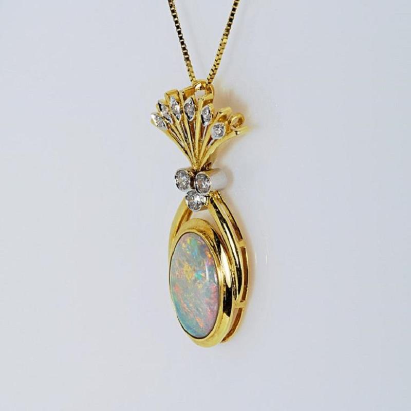 Gorgeous 20K Yellow Gold Opal Diamond Pendant with 0.30 ct Natural Diamonds In New Condition In רמת גן, IL