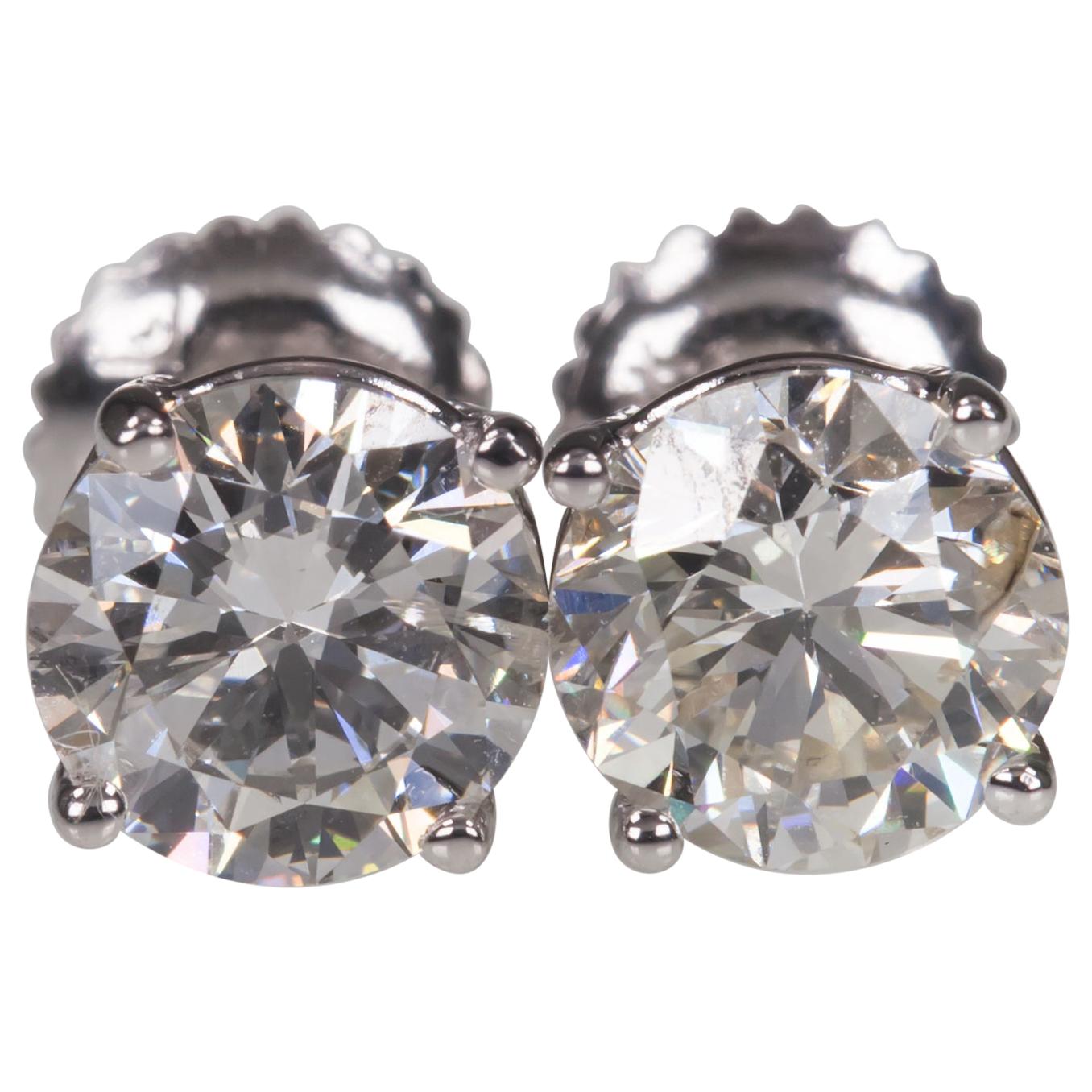 Gorgeous 2.10 Carat Round Diamond Stud Earrings in 14 Karat White Gold For Sale