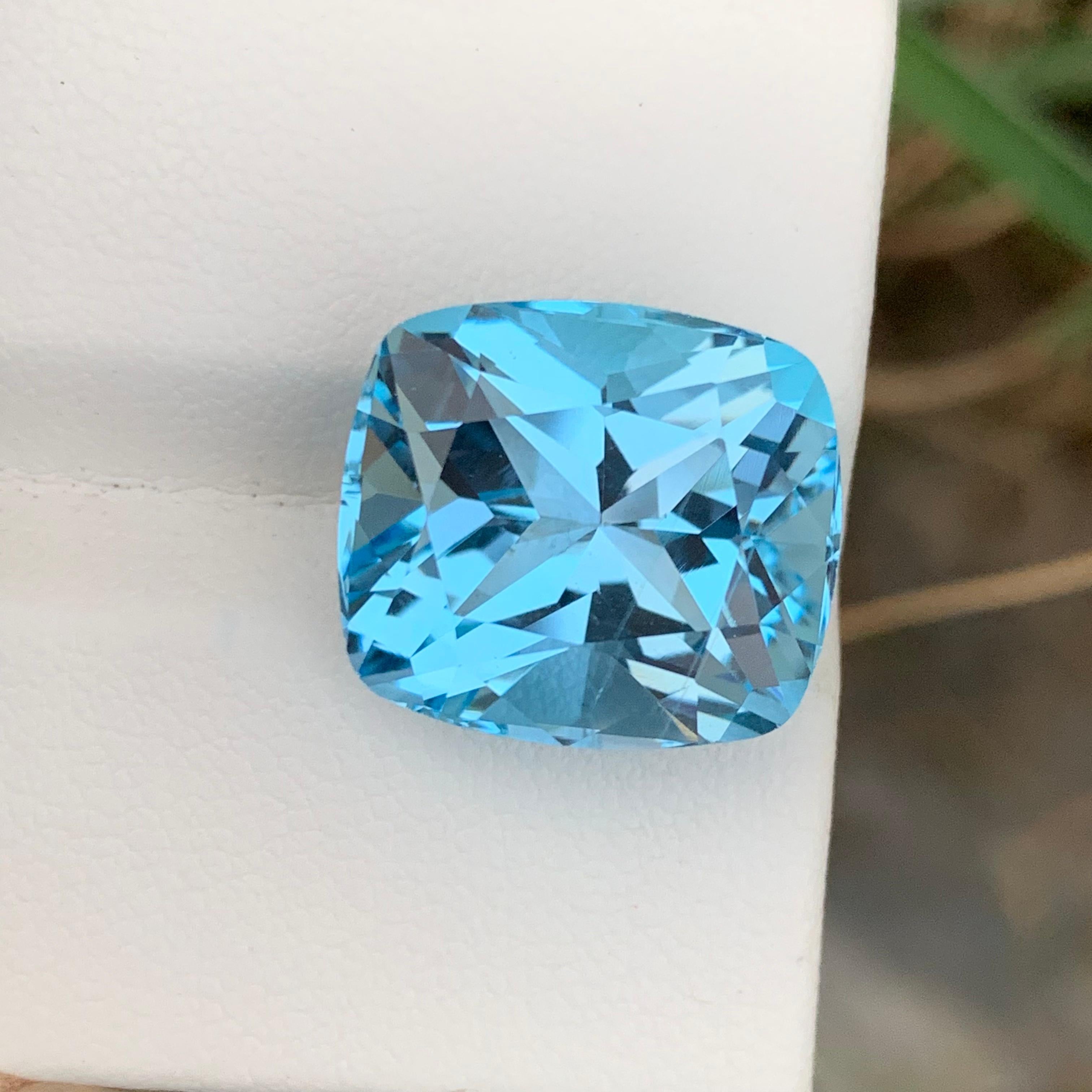 Gorgeous 22.25 Carats Faceted Sky Blue Topaz Cushion Cut Gem From Brazil Mine For Sale 5
