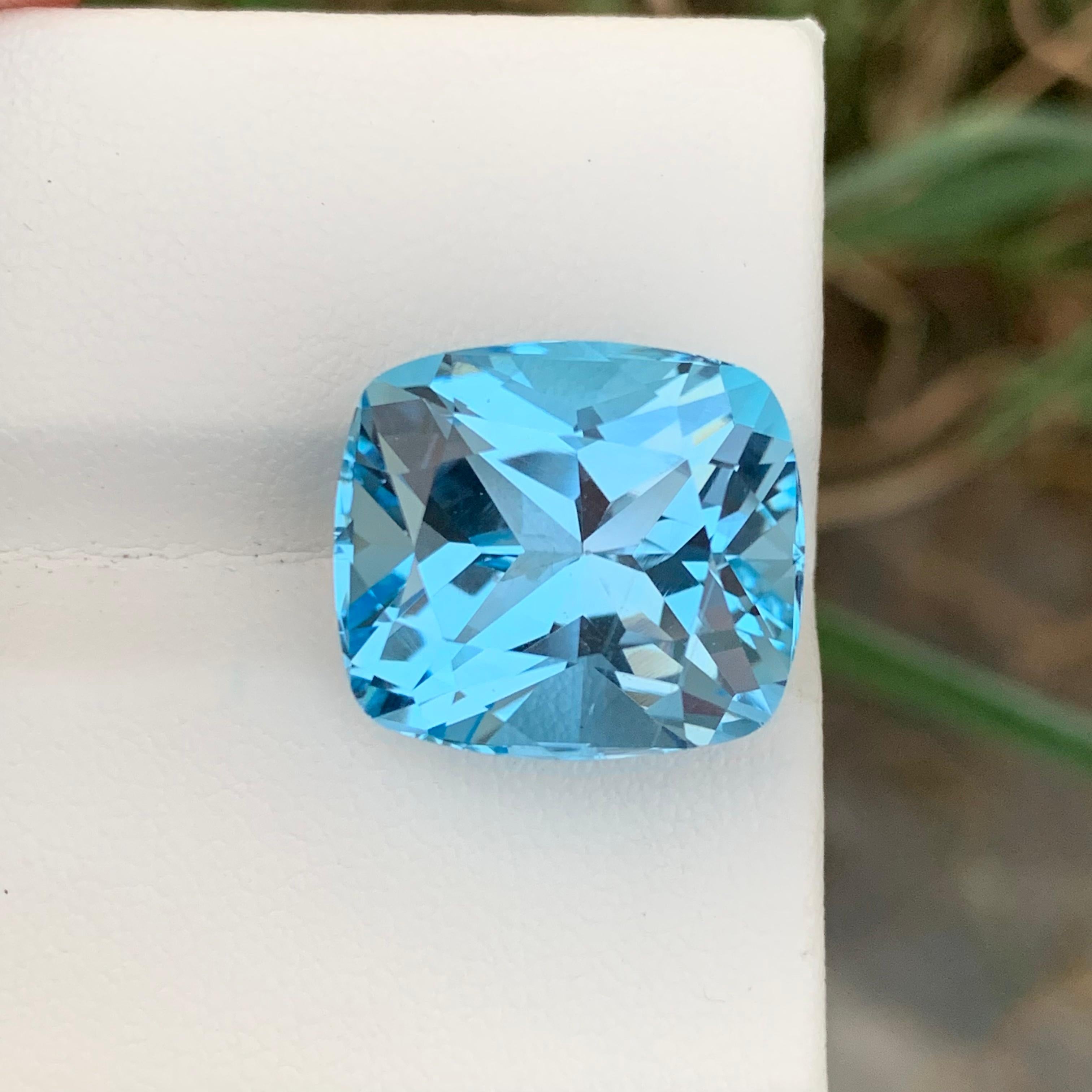 Gorgeous 22.25 Carats Faceted Sky Blue Topaz Cushion Cut Gem From Brazil Mine  For Sale 8