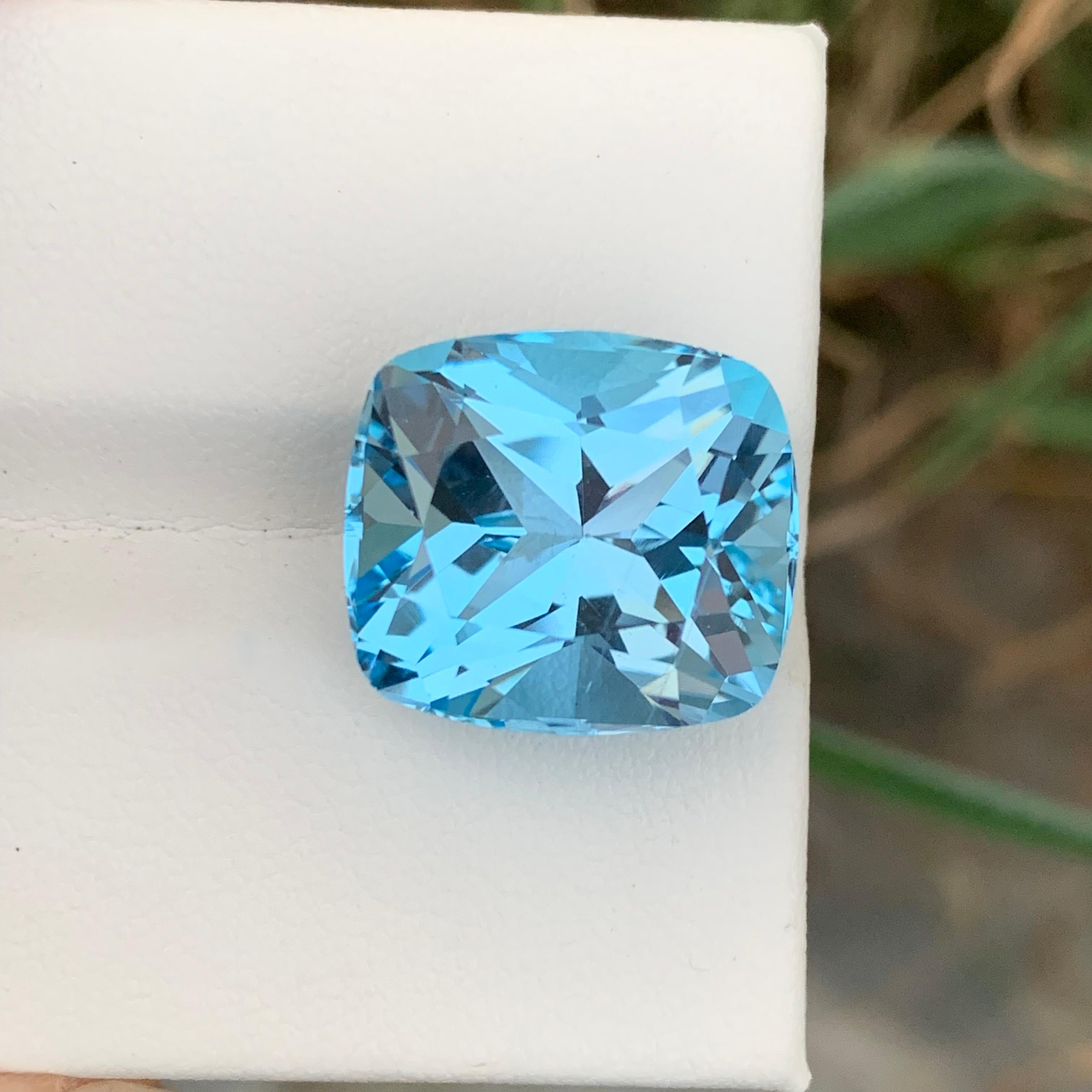 Gorgeous 22.25 Carats Faceted Sky Blue Topaz Cushion Cut Gem From Brazil Mine  For Sale 10