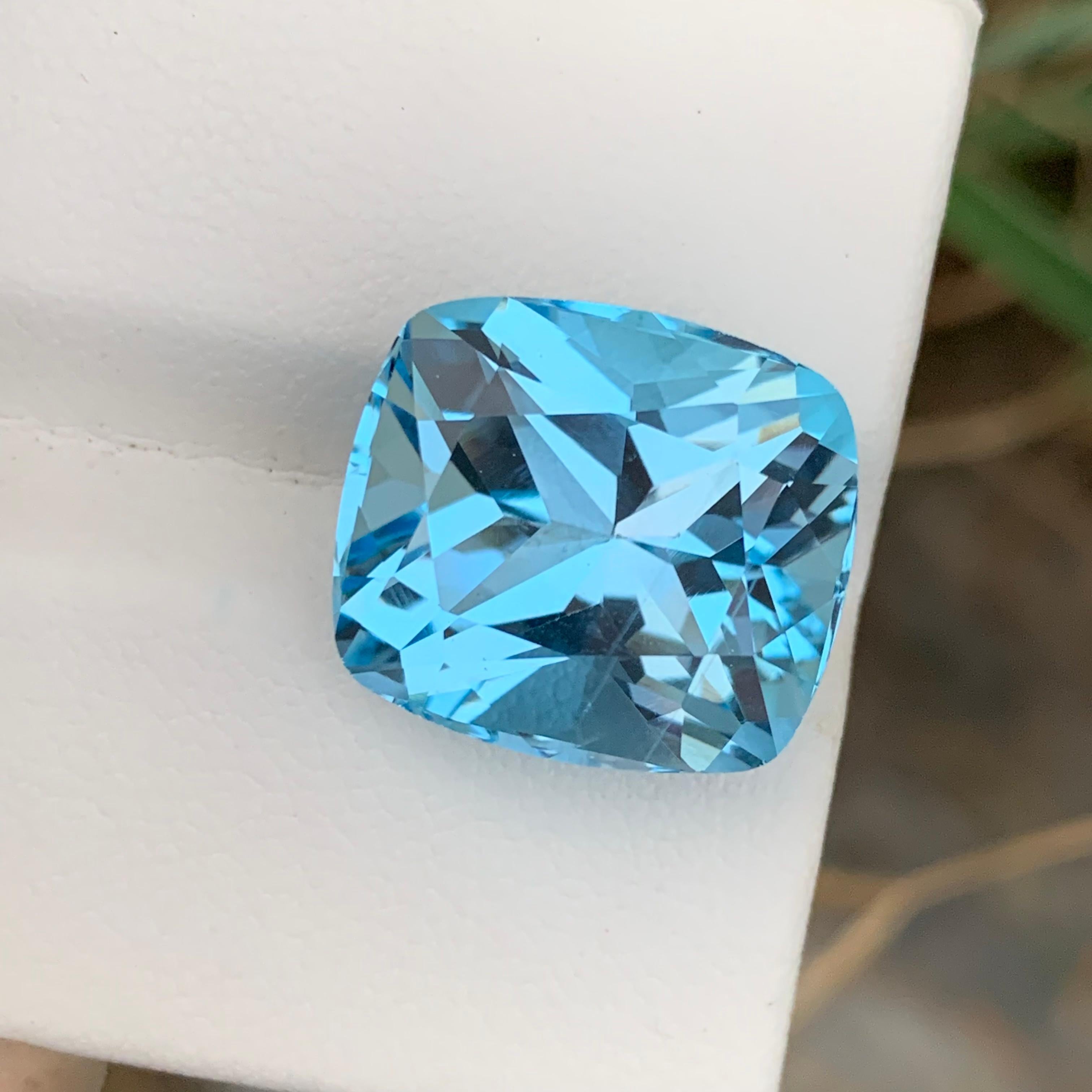 Gorgeous 22.25 Carats Faceted Sky Blue Topaz Cushion Cut Gem From Brazil Mine  In New Condition For Sale In Peshawar, PK