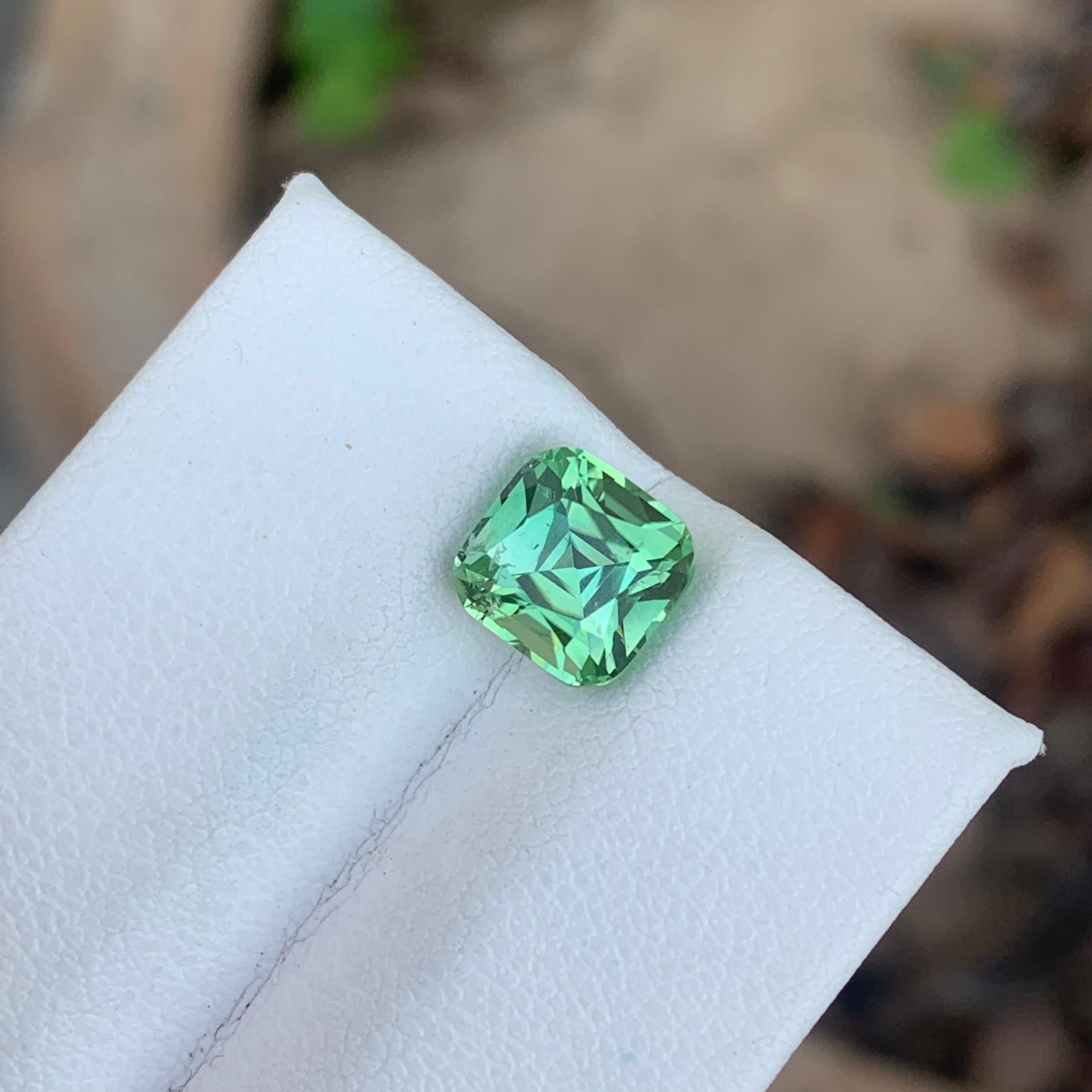 Magnifique tourmaline naturelle taille coussin en forme de menthe de 2,25 carats provenant d'Afghanistan Neuf - En vente à Peshawar, PK