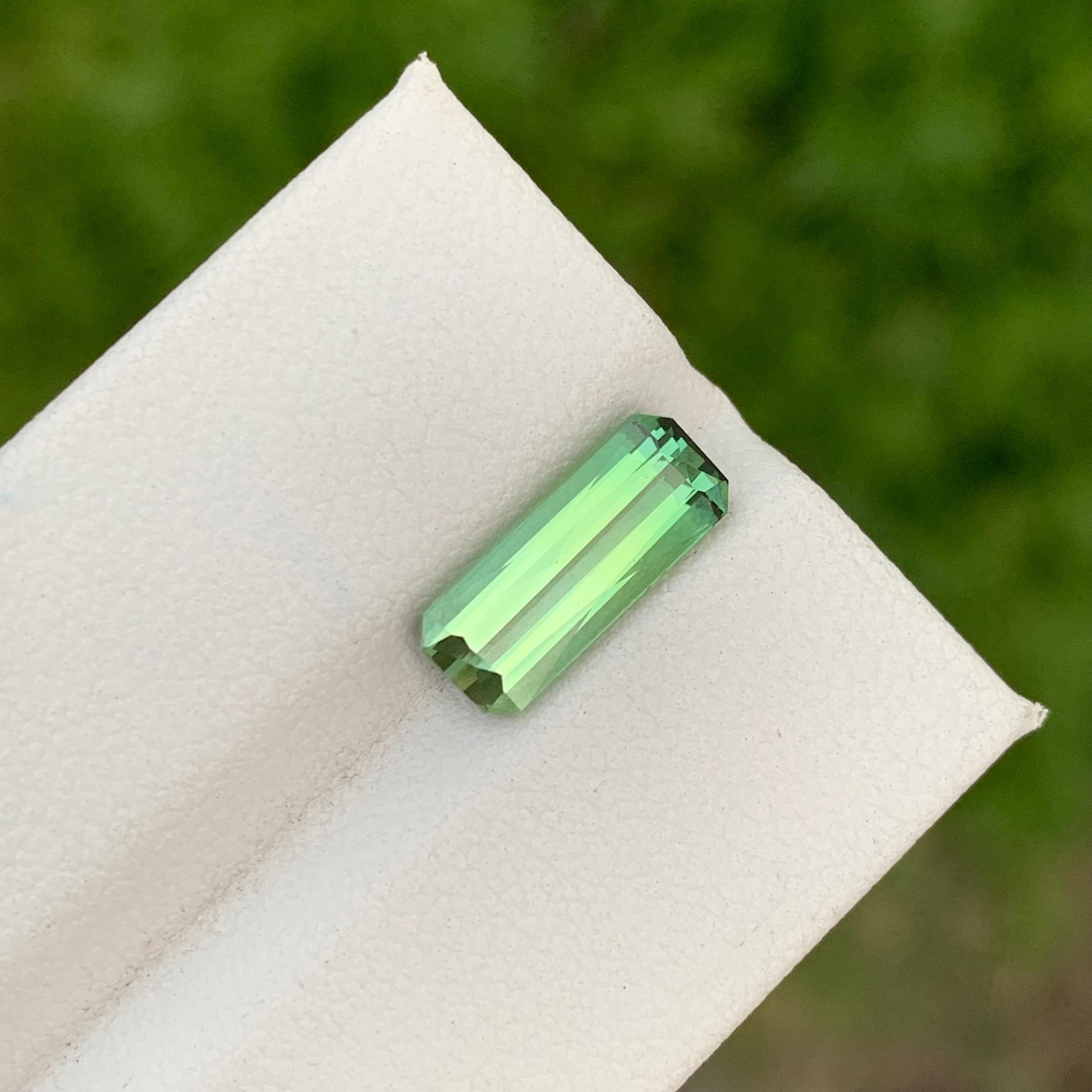 Gorgeous 2.25 Carats Natural Loose Mint Green Tourmaline Long Emerald Shape Gem In New Condition For Sale In Peshawar, PK