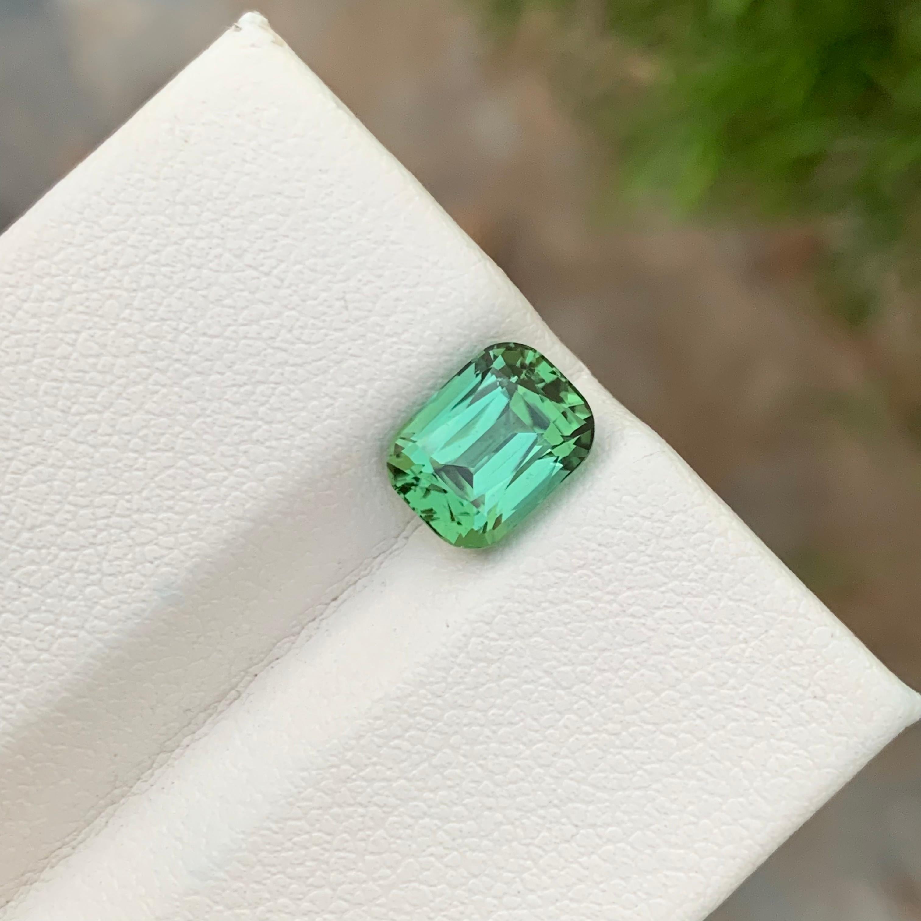 Gorgeous 2.50 Carats Natural Loose Mintgreen Tourmaline With Lagoon Shade  For Sale 4