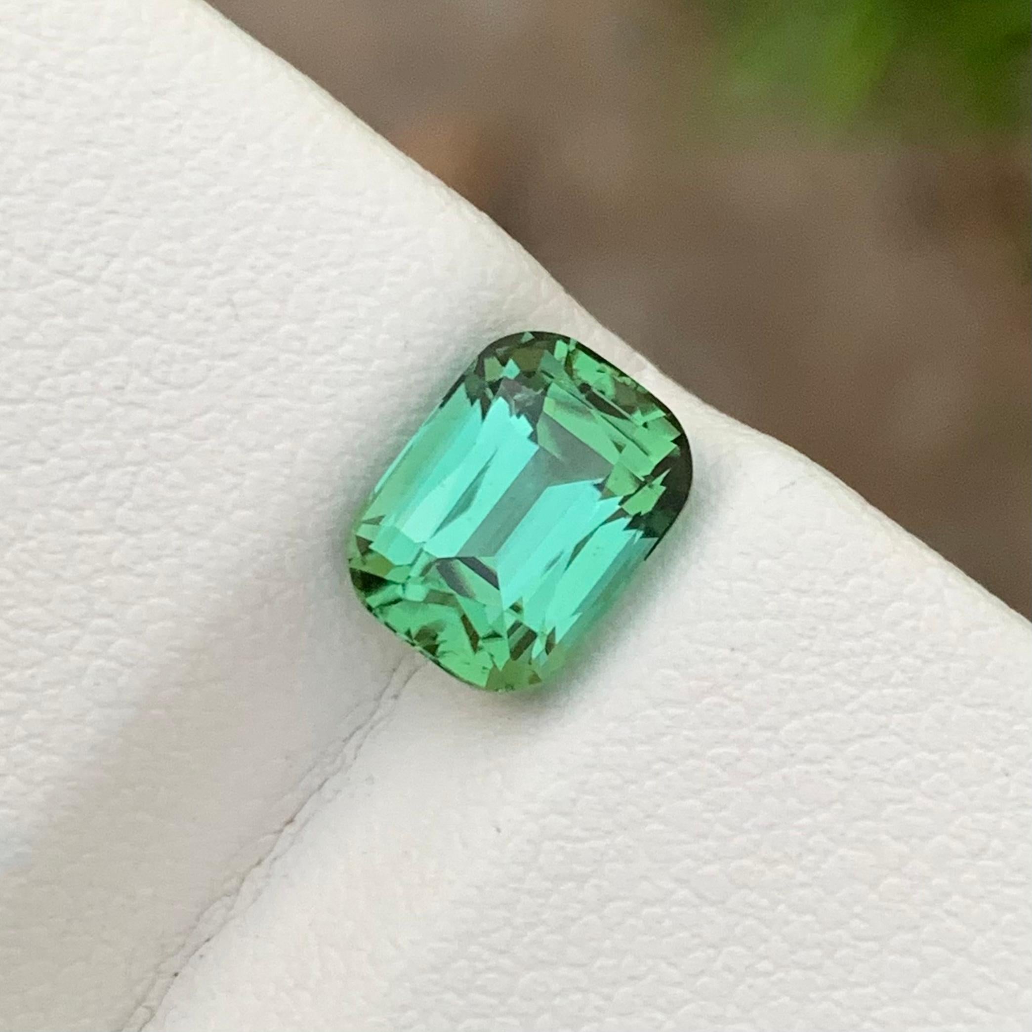 Gorgeous 2.50 Carats Natural Loose Mintgreen Tourmaline With Lagoon Shade  For Sale 1