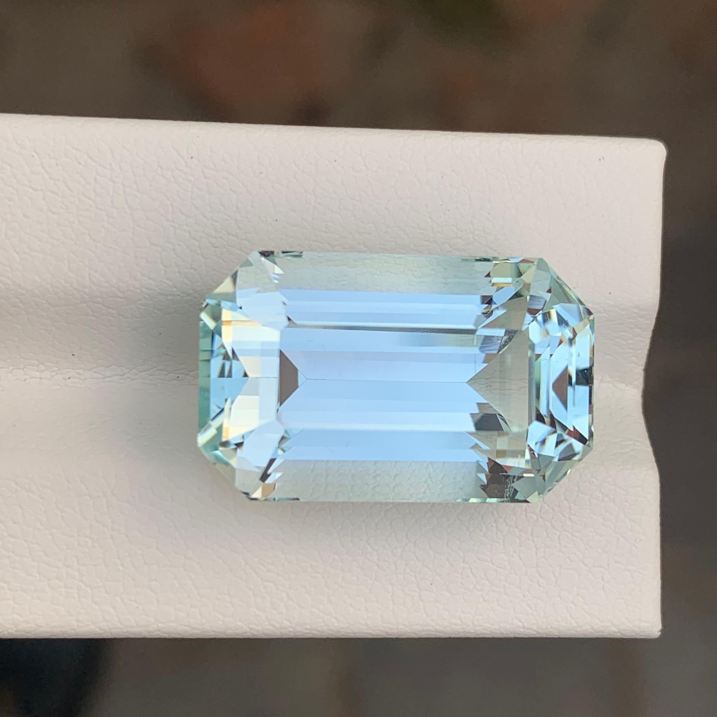 Wunderschöner 26,77 Karat loser Aquamarin Edelstein im Angebot 4