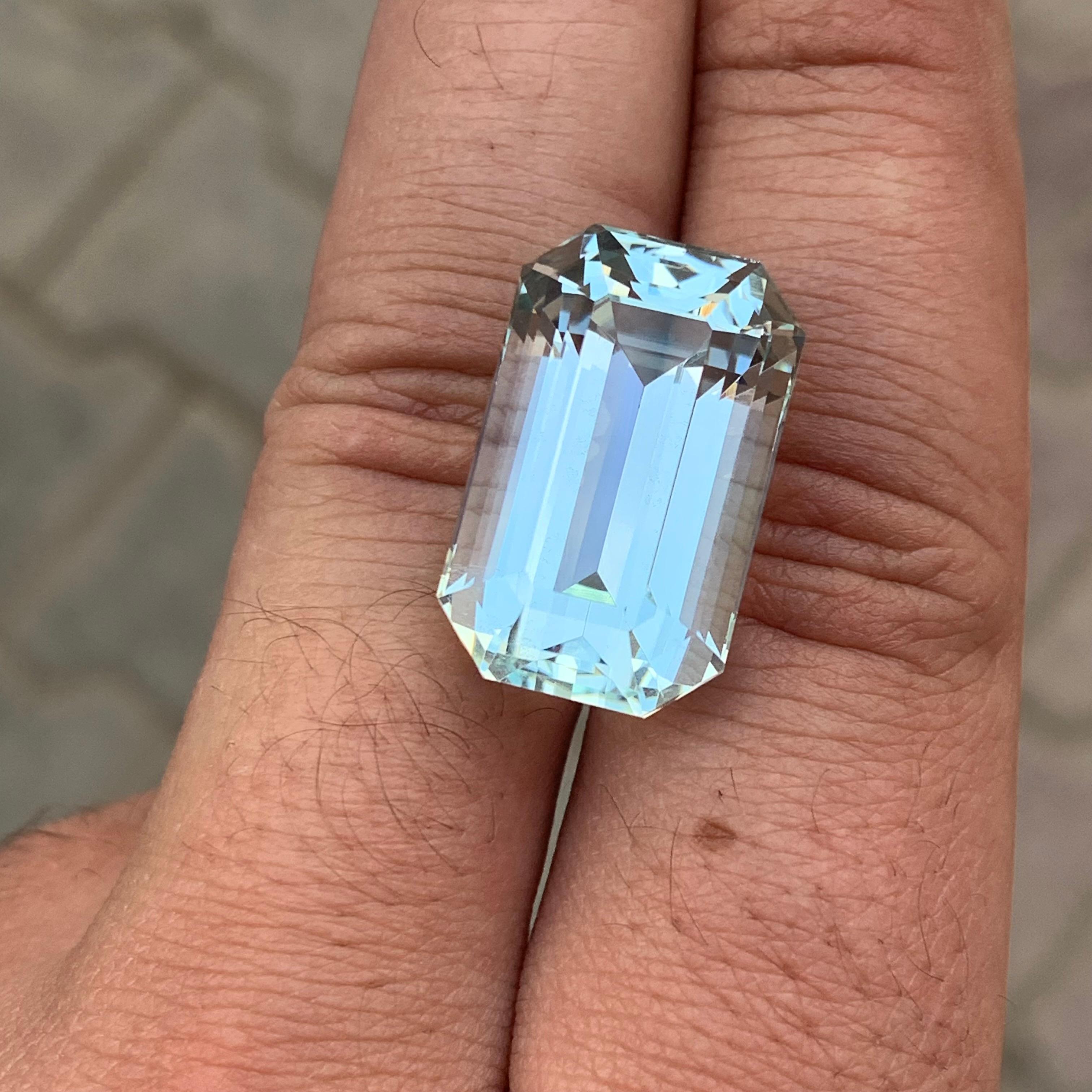 Wunderschöner 26,77 Karat loser Aquamarin Edelstein für Damen oder Herren im Angebot