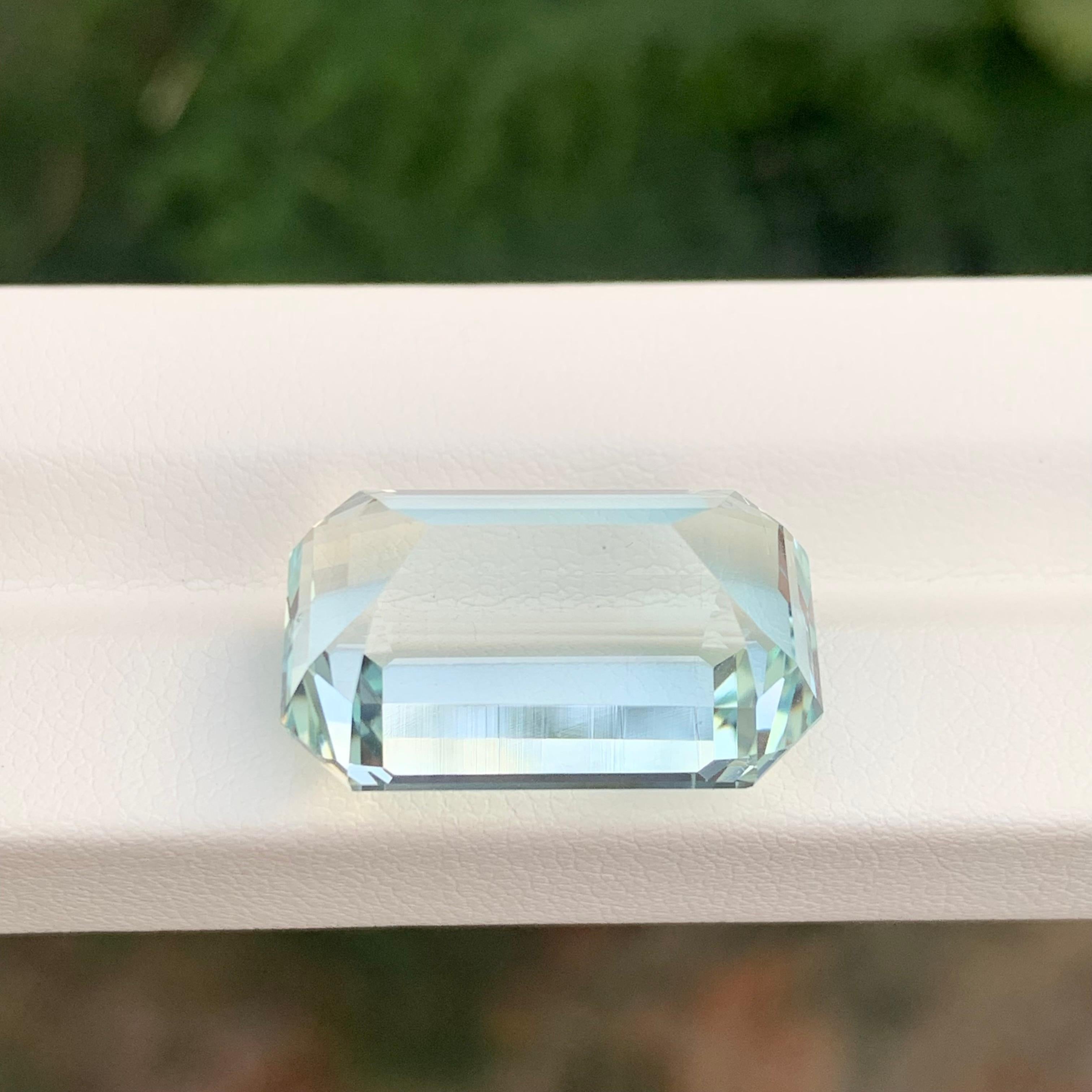Wunderschöner 26,77 Karat loser Aquamarin Edelstein im Angebot 1
