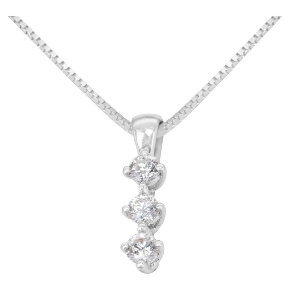 Gorgeous 3-stone Diamond Pendant in 18K White Gold - (Chain not included) For Sale