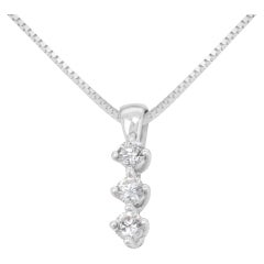 Gorgeous 3-stone Diamond Pendant in 18K White Gold - (Chain not included)