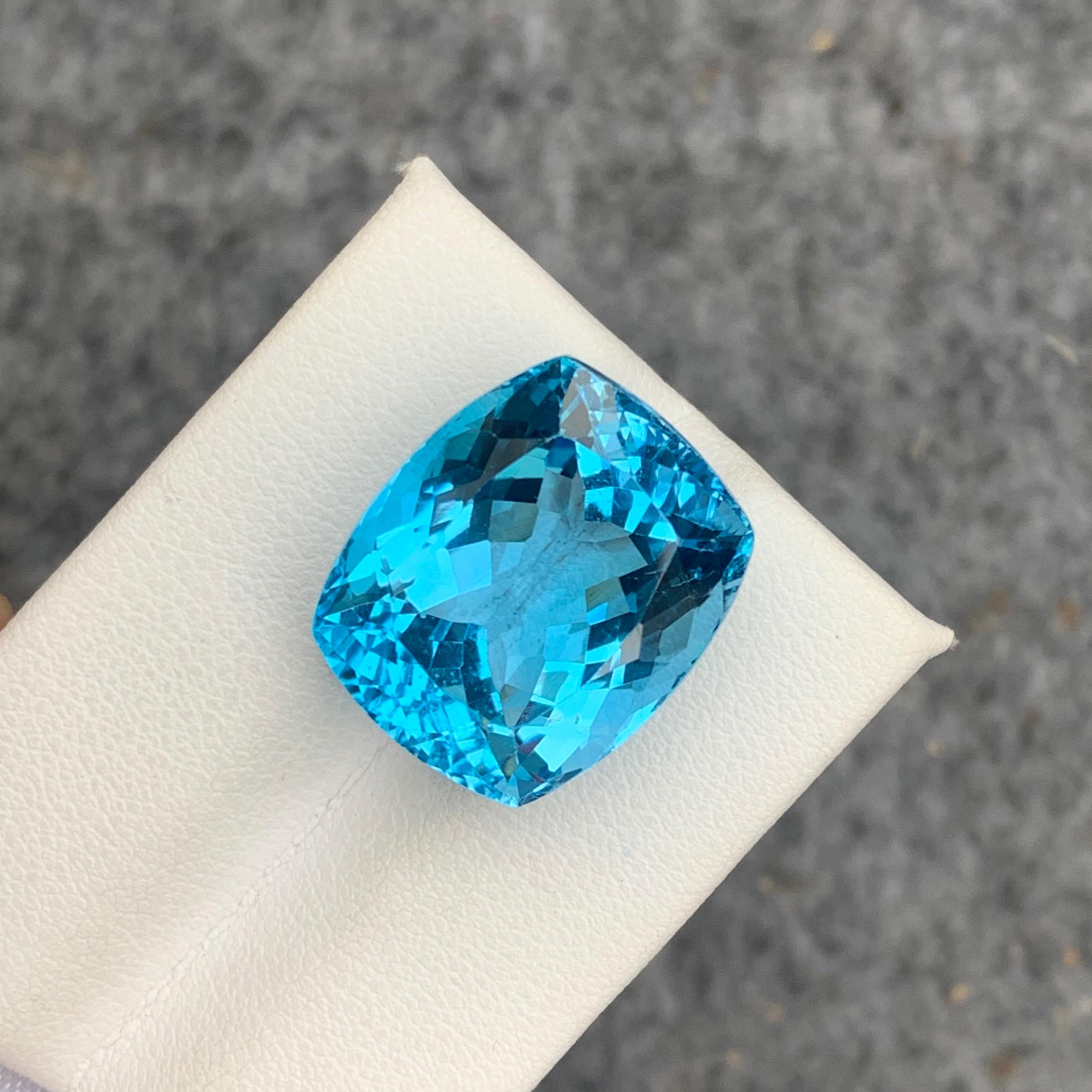 Superbe topaze bleue non sertie de 31,10 carats du Brésil, taille coussin pour bijoux en vente 7