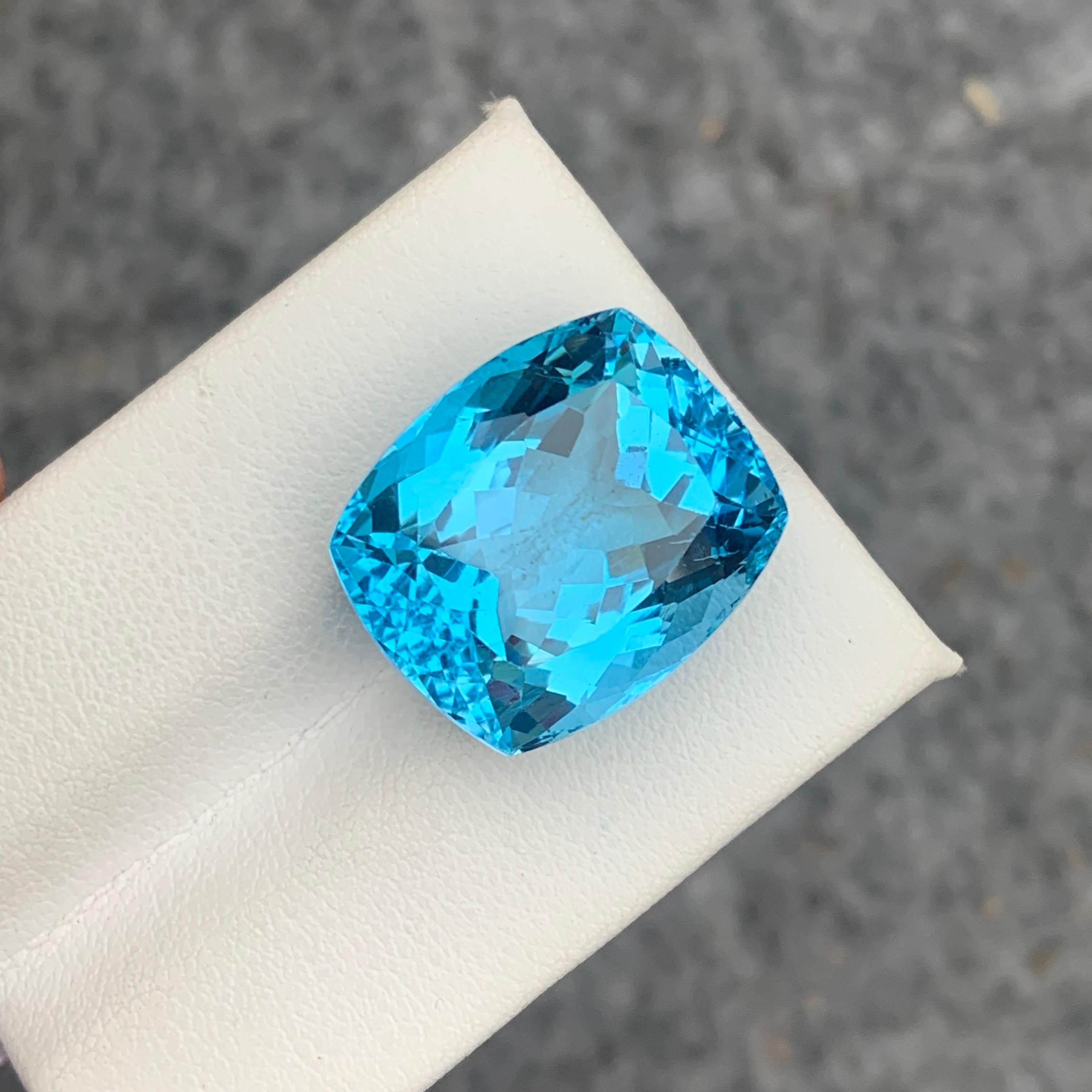 Superbe topaze bleue non sertie de 31,10 carats du Brésil, taille coussin pour bijoux Neuf - En vente à Peshawar, PK