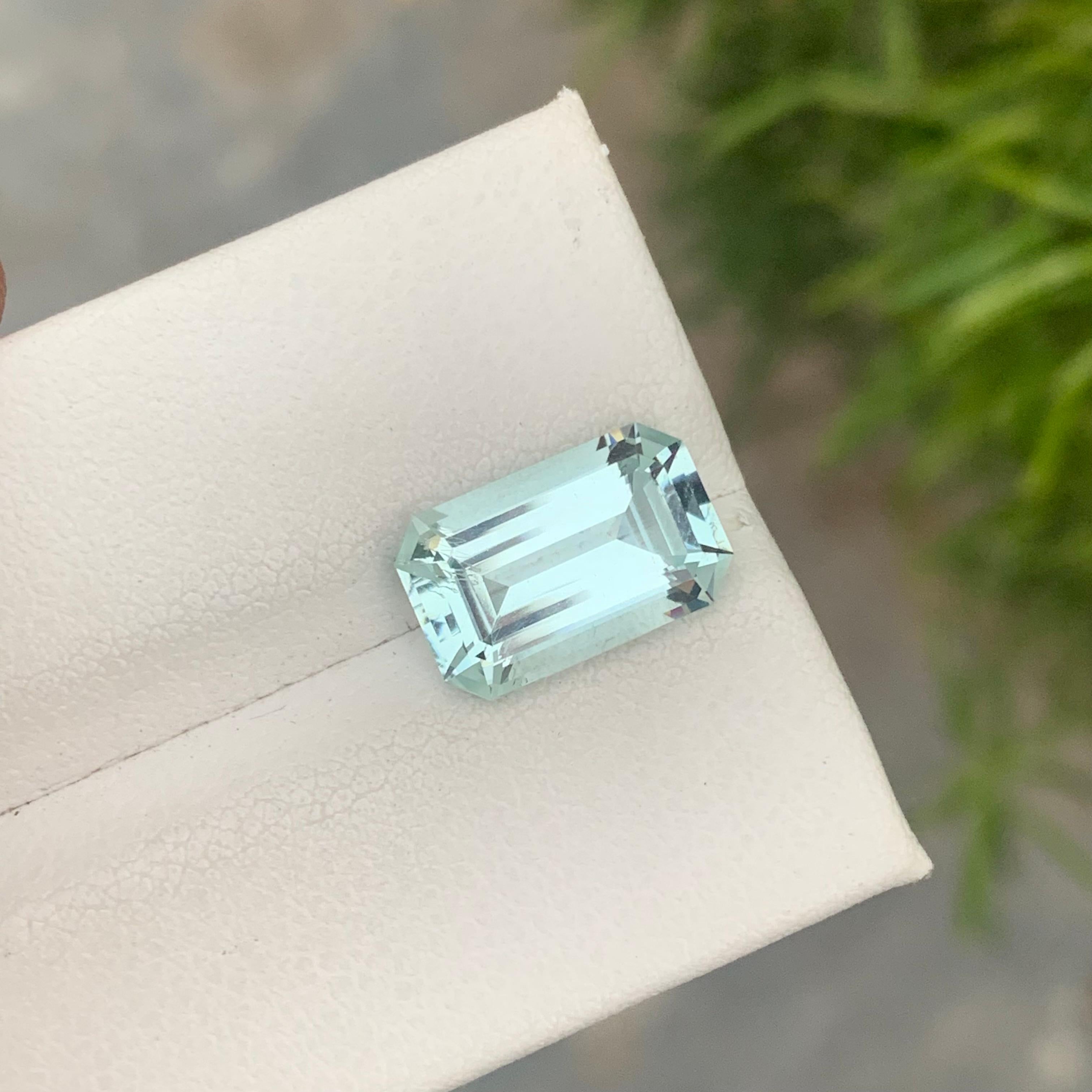 Gorgeous 3.30 Carat Natural Light Blue Aquamarine Emerald Cut March Birthstone For Sale 1