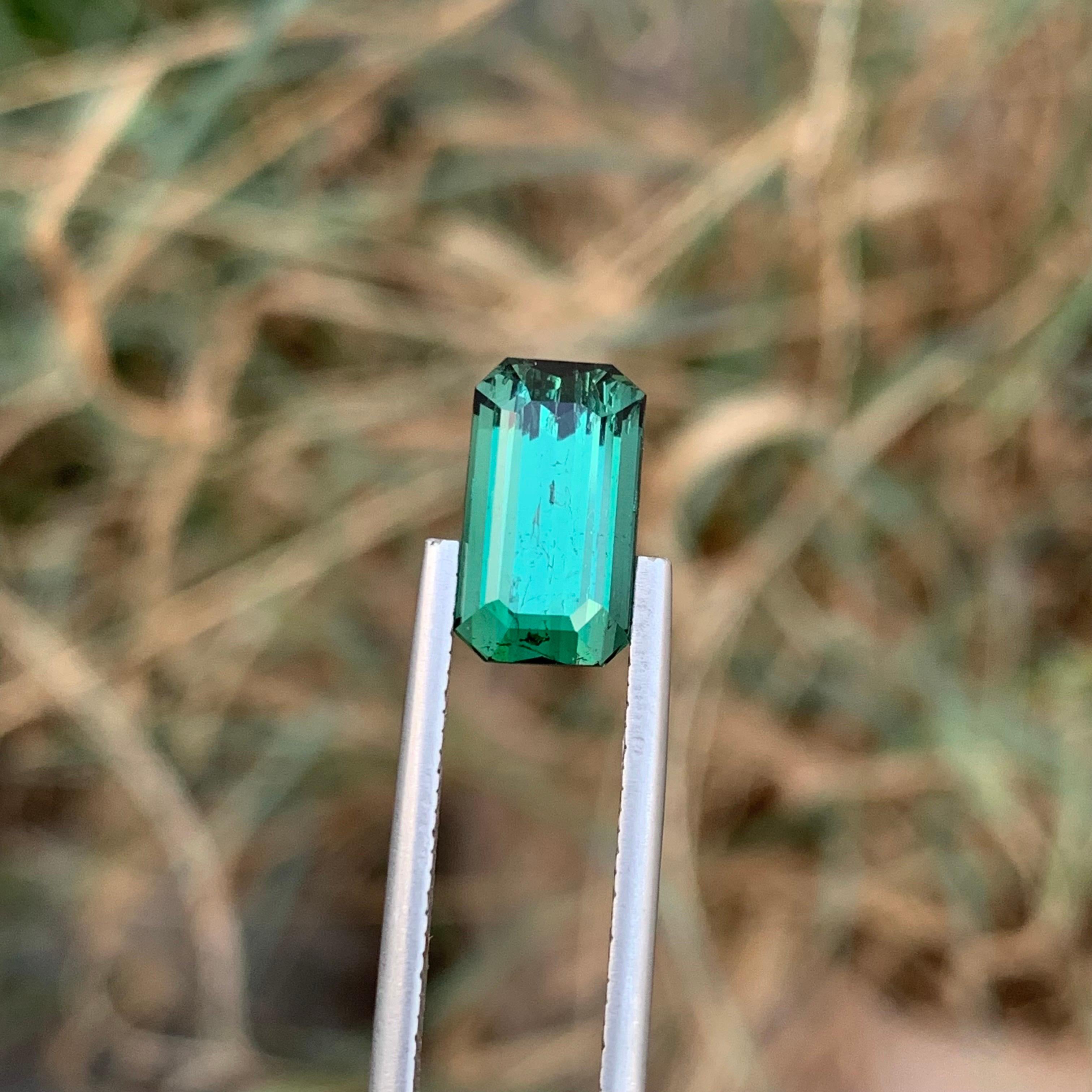 Gorgeous 3.70 Carats SI Clarity Natural Loose Lagoon Tourmaline Emerald Cut Gem For Sale 2