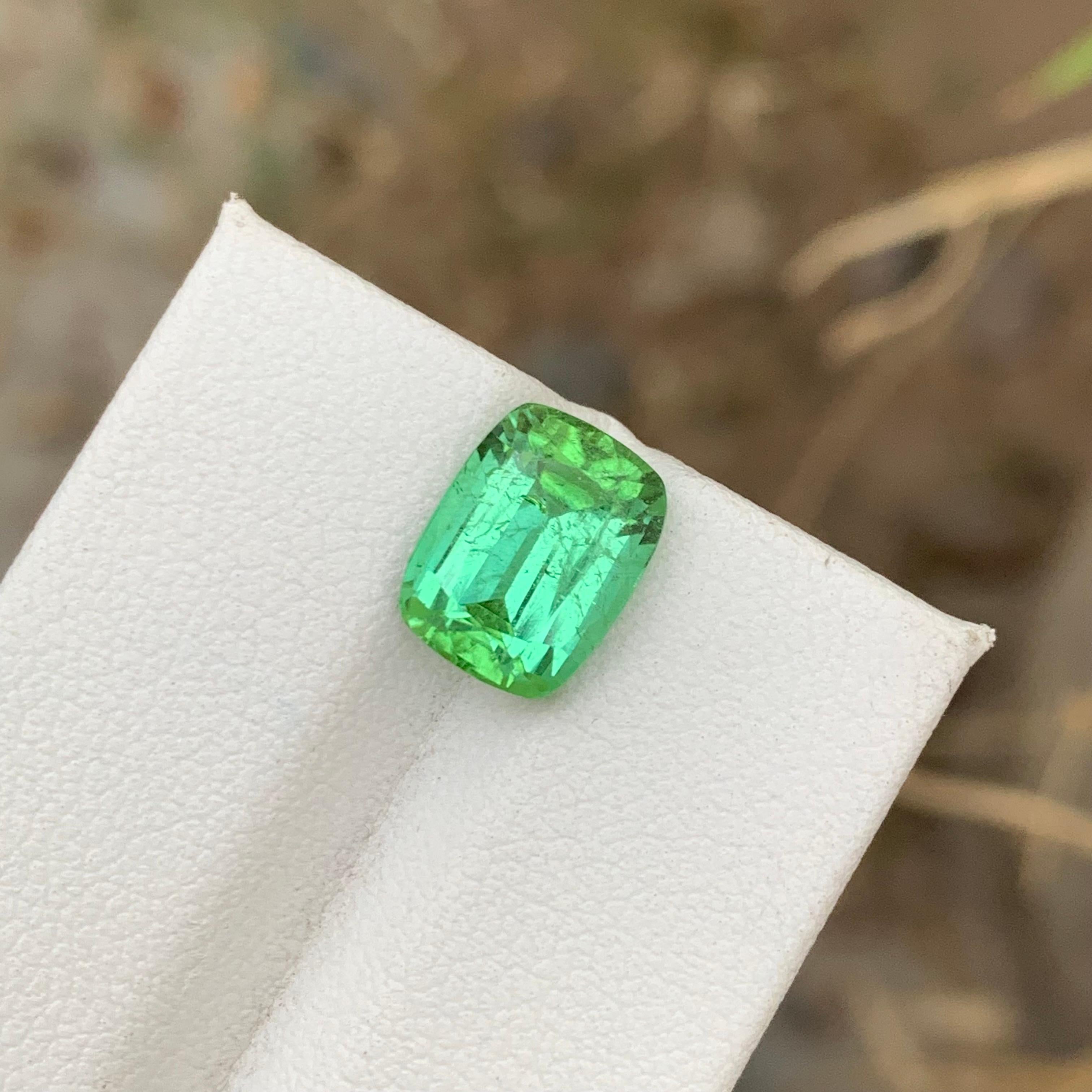 Gorgeous 3.80 Carats Natural Loose Mint Green Tourmaline  For Sale 1
