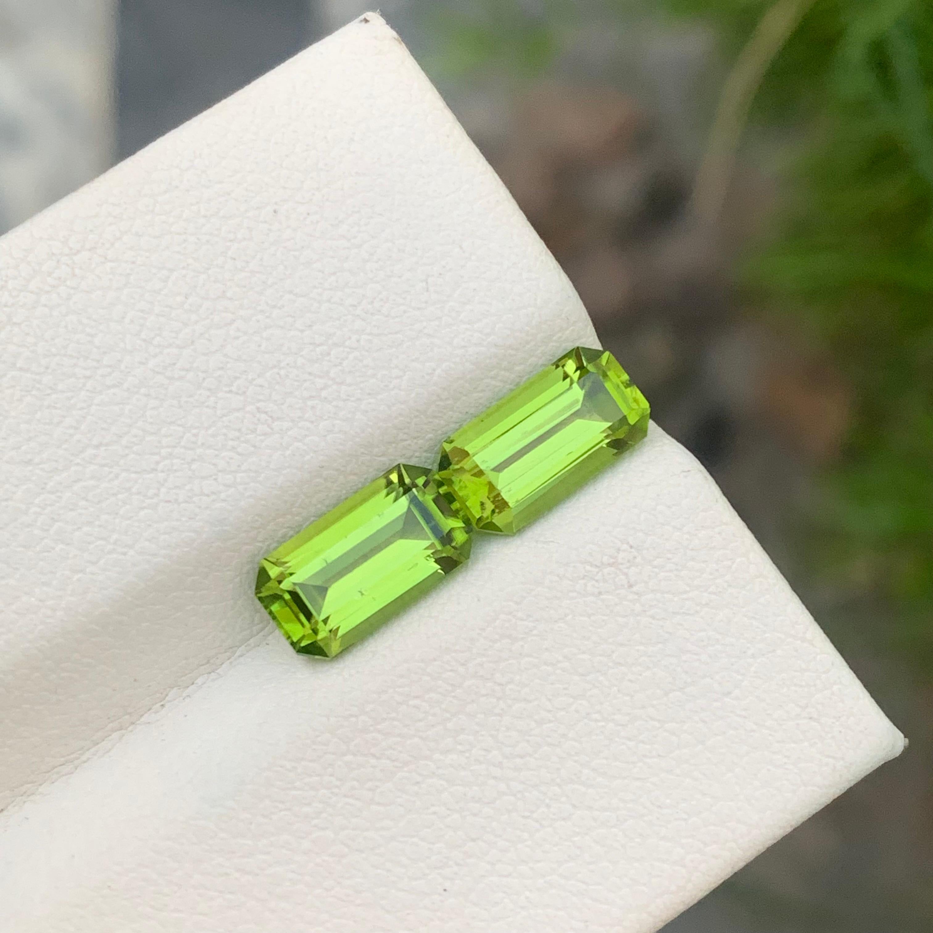 Aesthetic Movement Gorgeous 4.20 Carats Loose Green Peridot Pairs For Earrings Jewelry Making For Sale
