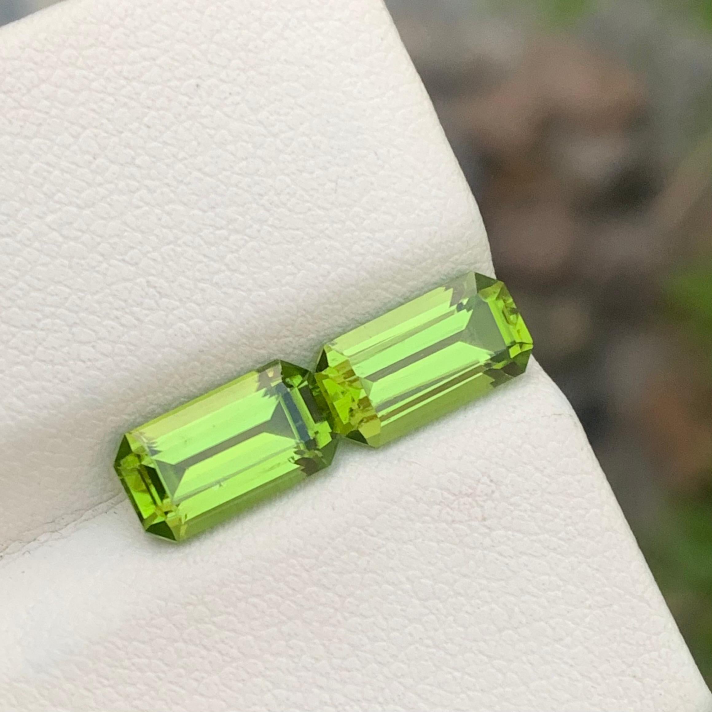 Gorgeous 4.20 Carats Loose Green Peridot Pairs For Earrings Jewelry Making In New Condition For Sale In Peshawar, PK