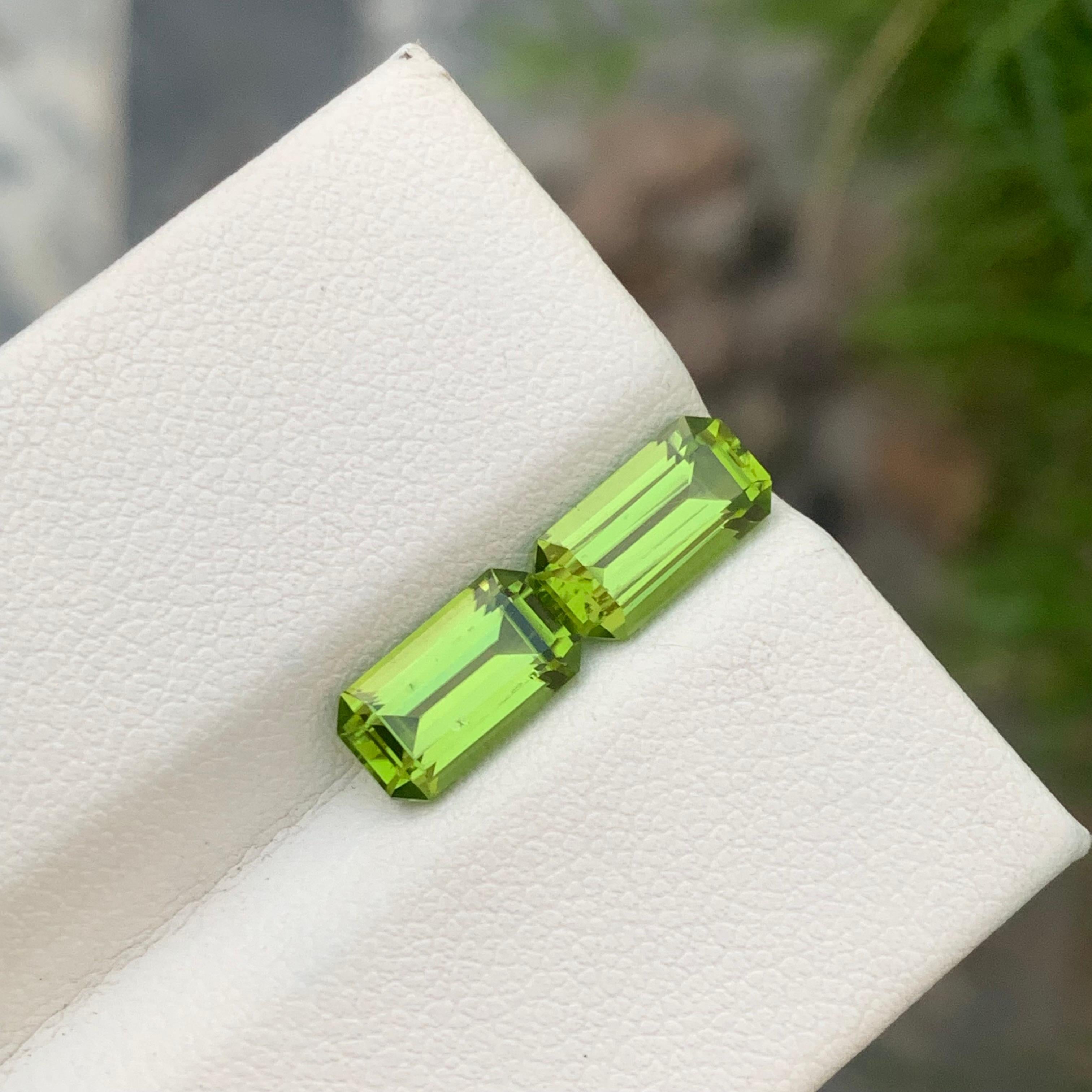 Women's or Men's Gorgeous 4.20 Carats Loose Green Peridot Pairs For Earrings Jewelry Making For Sale