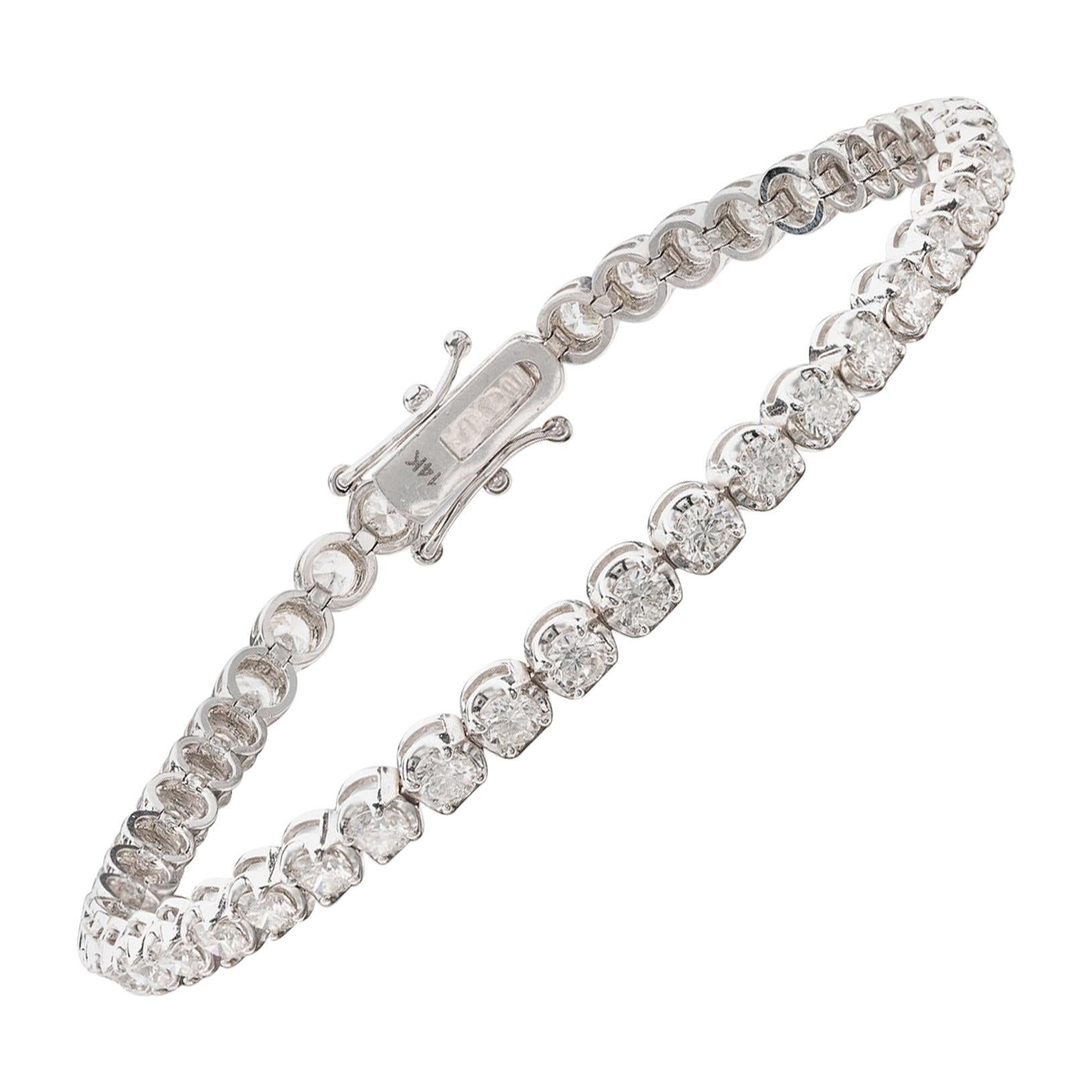 Magnifique bracelet tennis en diamants de 4,25 carats en vente
