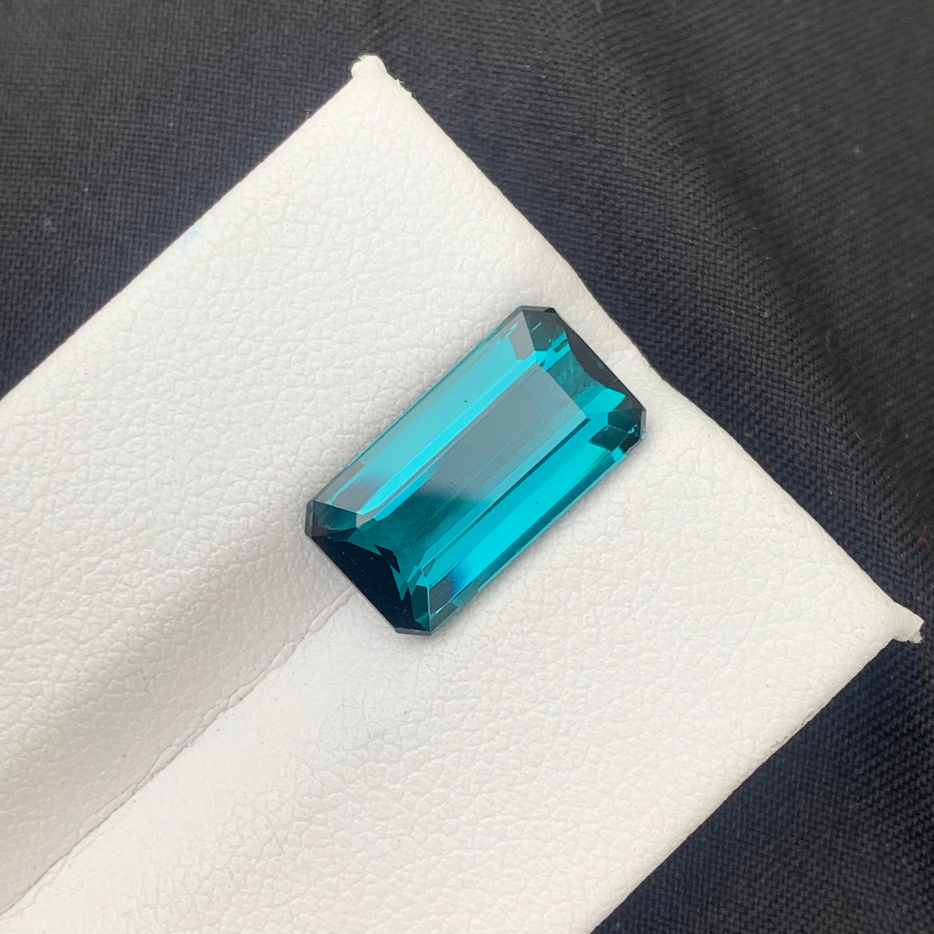 Gorgeous 5.15 Carat Natural Blue Electric Indicolite Tourmaline Emerald Cut For Sale 3