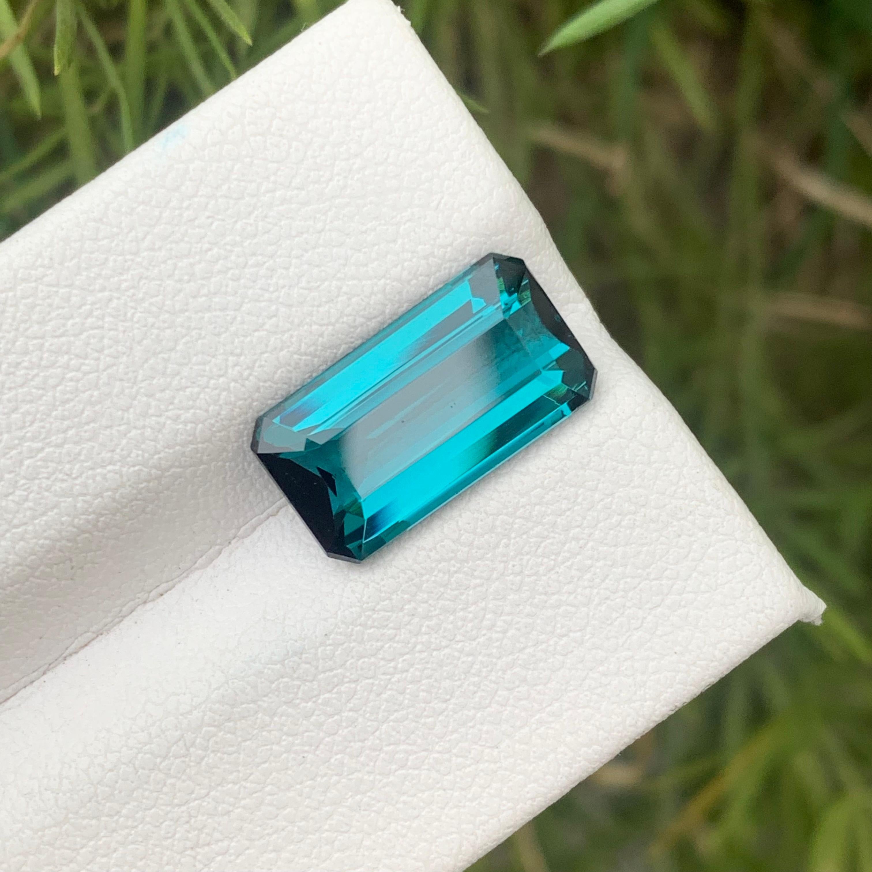 Arts and Crafts Gorgeous 5.15 Carat Natural Blue Electric Indicolite Tourmaline Emerald Cut For Sale