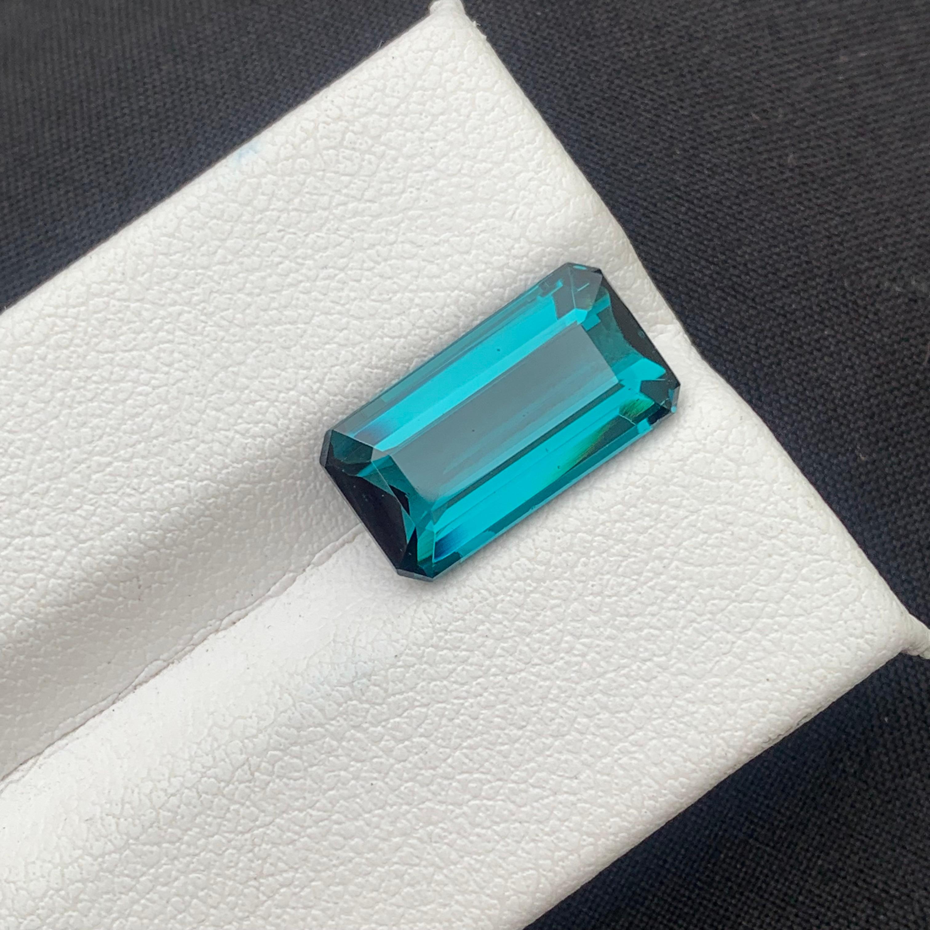 Gorgeous 5.15 Carat Natural Blue Electric Indicolite Tourmaline Emerald Cut For Sale 1