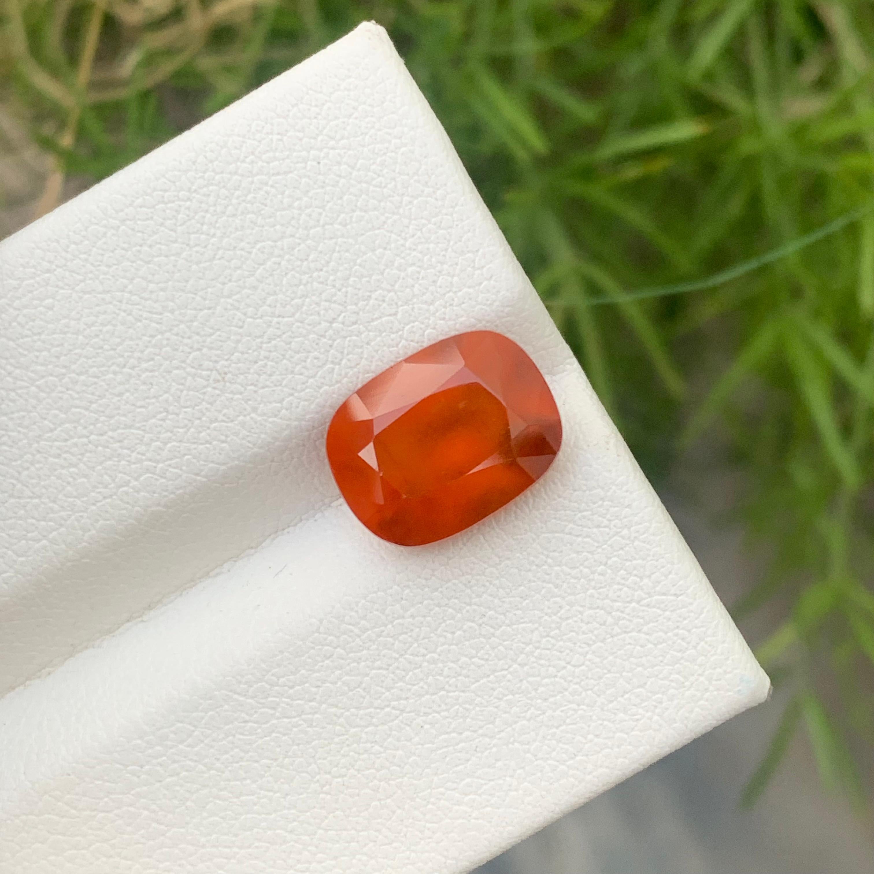 Gorgeous 6.95 Carat Natural Loose Hessonite Garnet Long Cushion Shape Gemstone In New Condition For Sale In Peshawar, PK