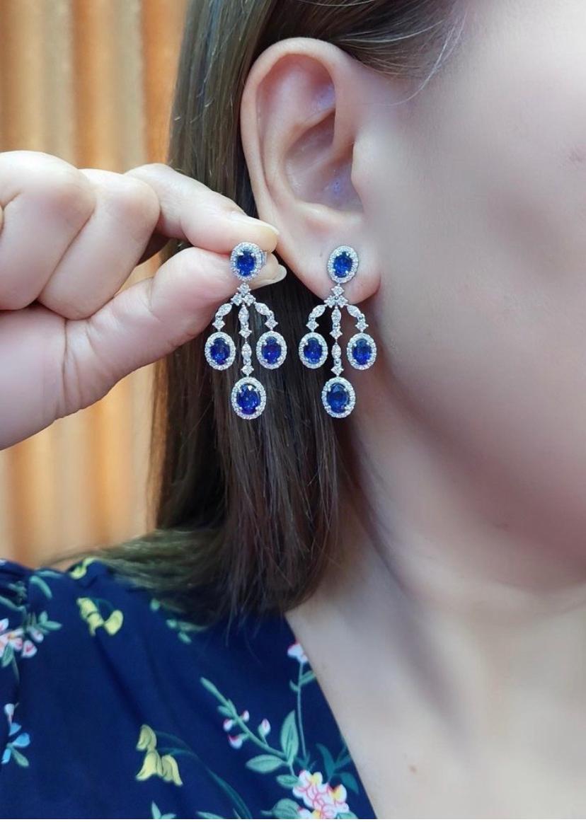Women's AIG  certified 5.33 ct of Ceylon sapphires and 2.03 ct of  diamonds on earrings For Sale