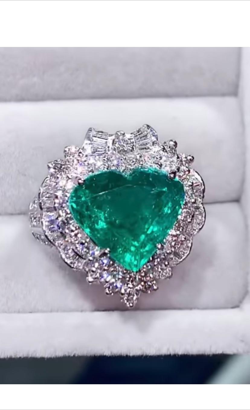 AIG Certified 6.60 Carats Zambian Emeralds  1.80 Ct Diamonds 18K Gold Ring For Sale 3