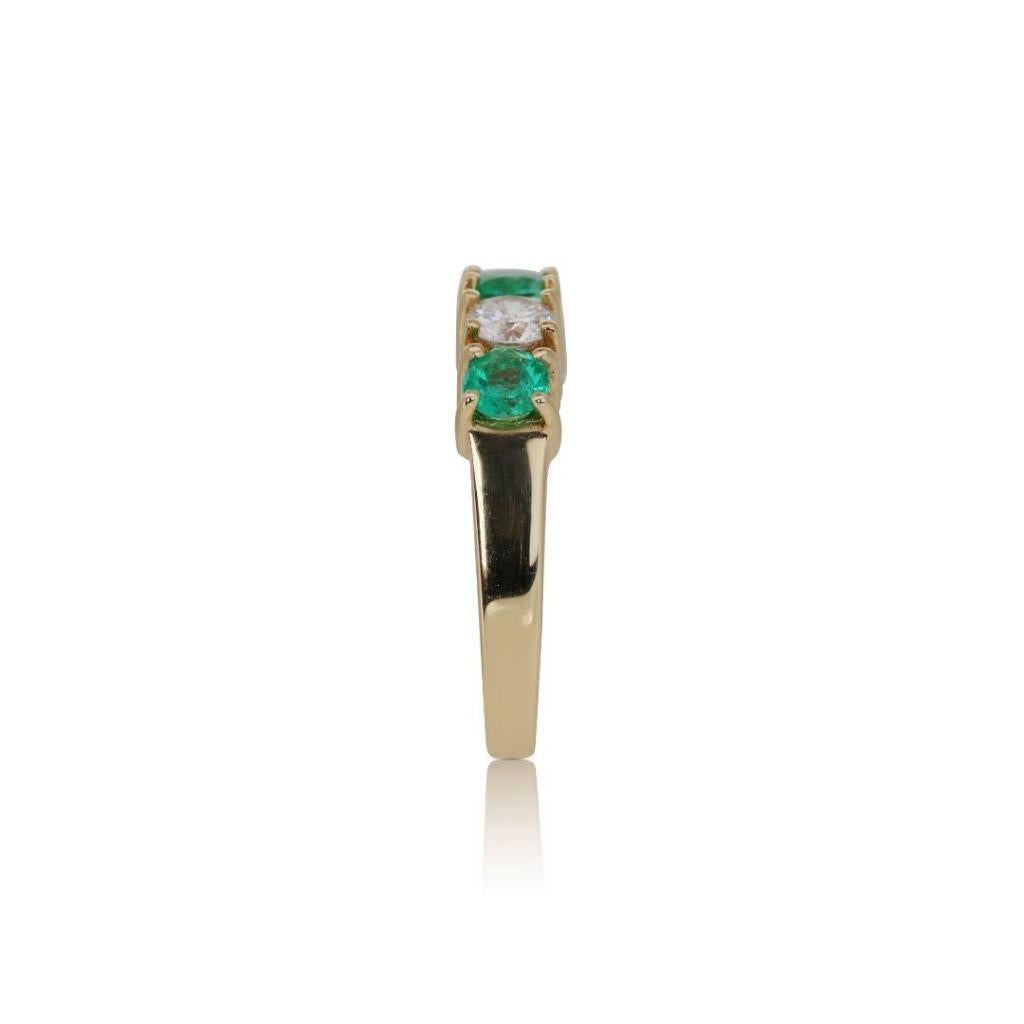 Women's Gorgeous .80ct. Round Mixed Cut Pave Emerald Ring-IGI Certificate