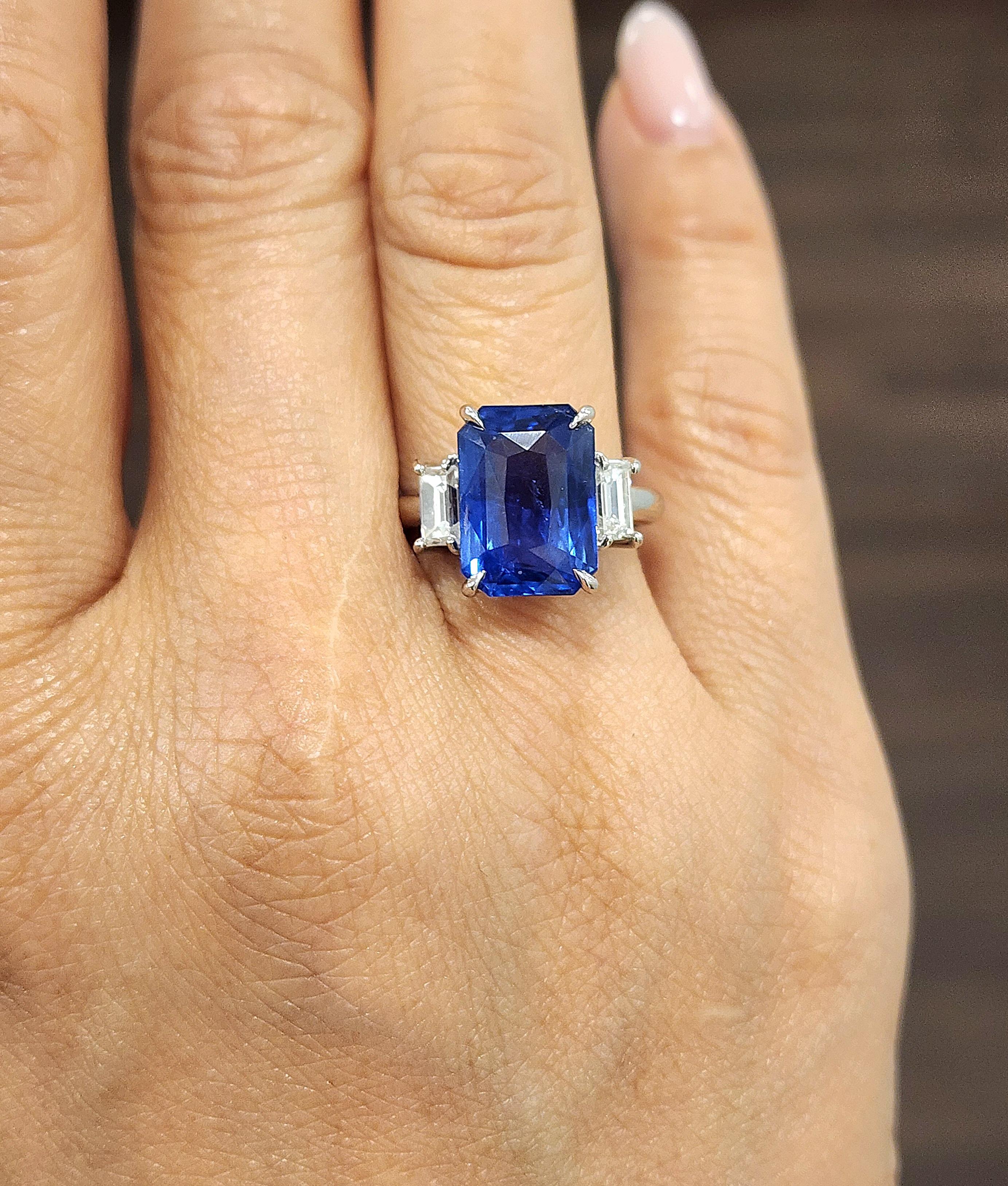 Moderno Splendido anello da cocktail con zaffiro e diamante da 8,16 carati certificato GIA - Platino in vendita