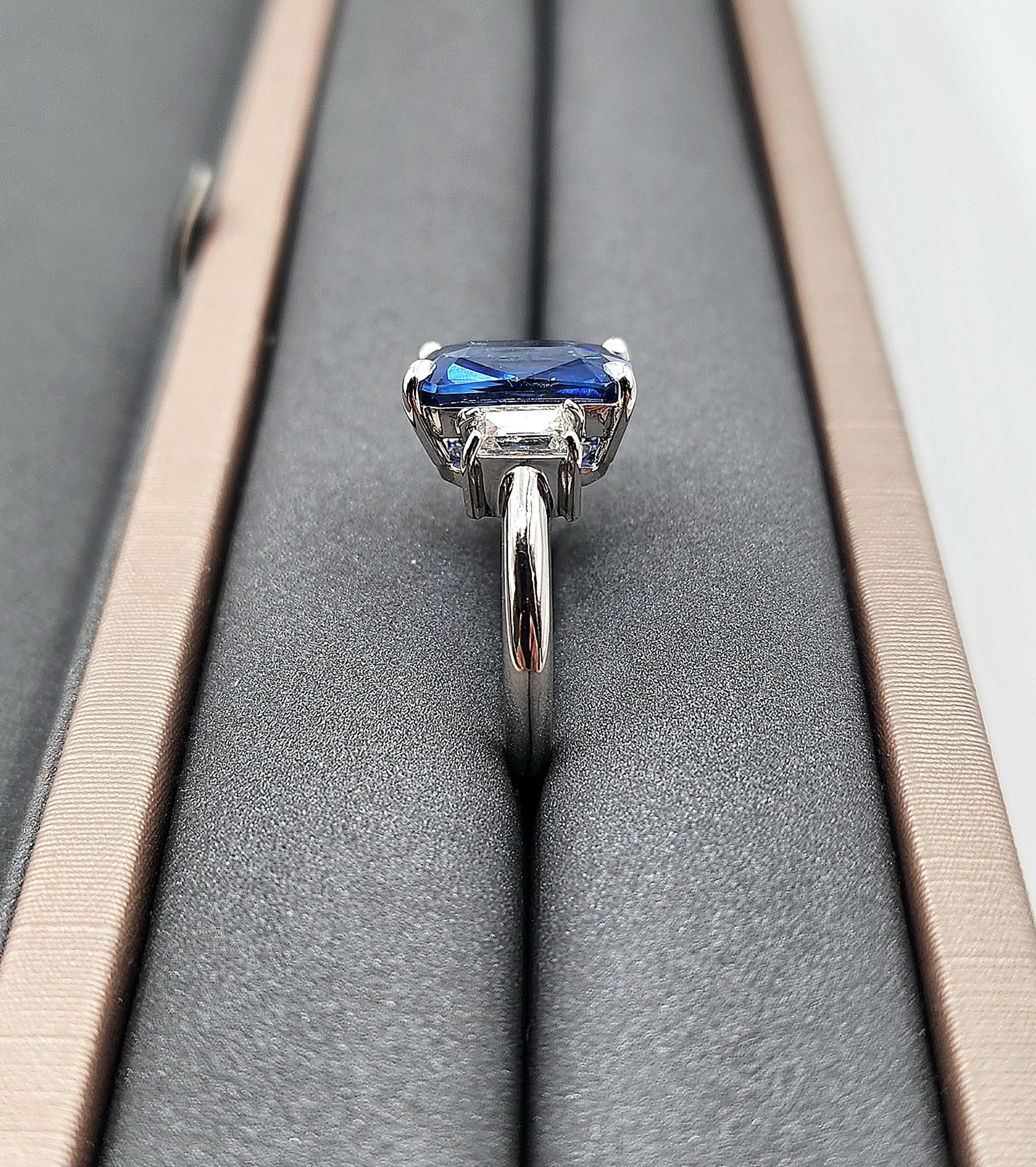 Splendido anello da cocktail con zaffiro e diamante da 8,16 carati certificato GIA - Platino In condizioni Nuovo in vendita a Chicago, IL