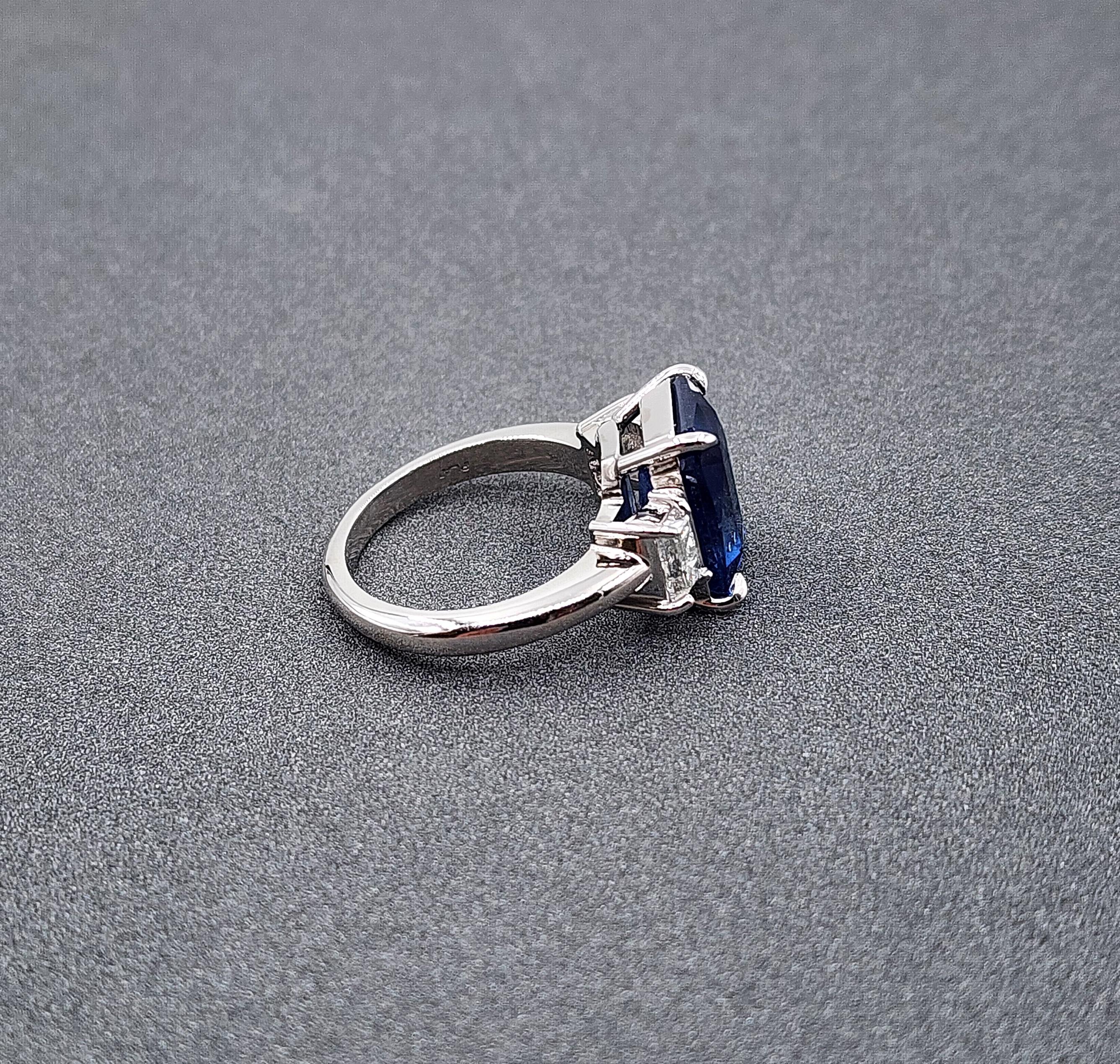 da uomo o donna Splendido anello da cocktail con zaffiro e diamante da 8,16 carati certificato GIA - Platino in vendita
