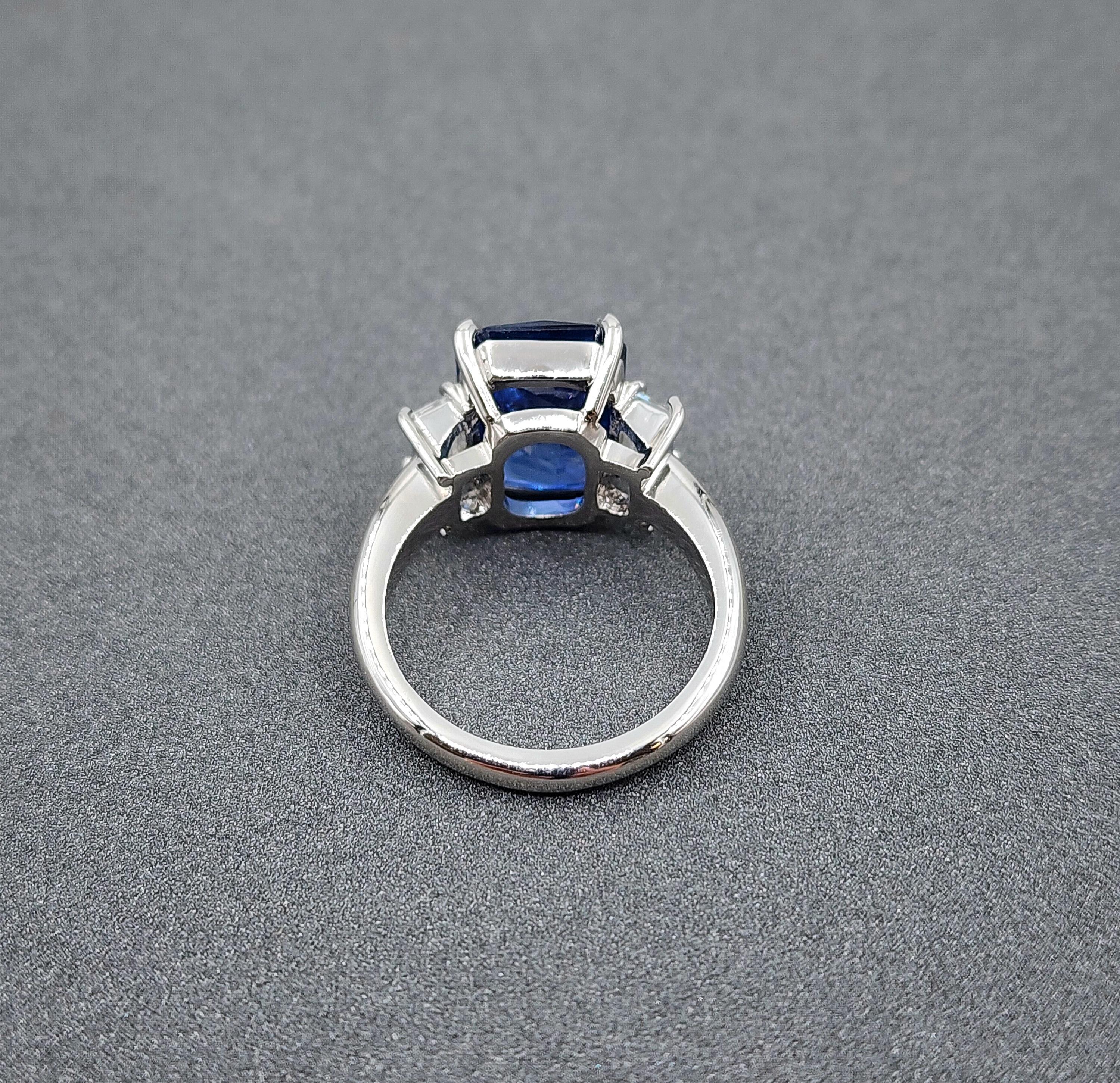 Splendido anello da cocktail con zaffiro e diamante da 8,16 carati certificato GIA - Platino in vendita 1
