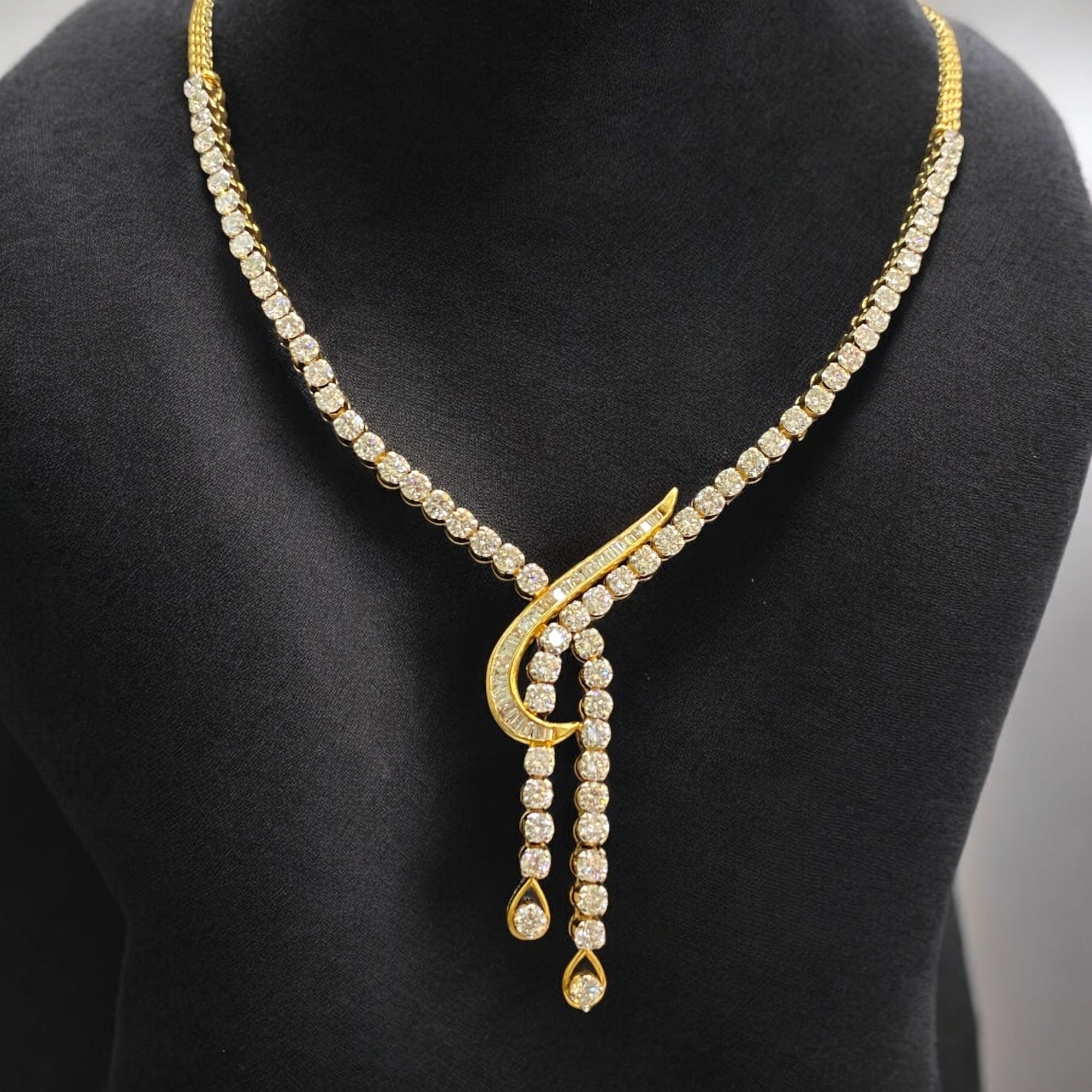 Contemporaneo Splendida collana tennis con diamanti tondi a forma di baguette F/VS1 da 8,96 carati in oro 18 carati in vendita