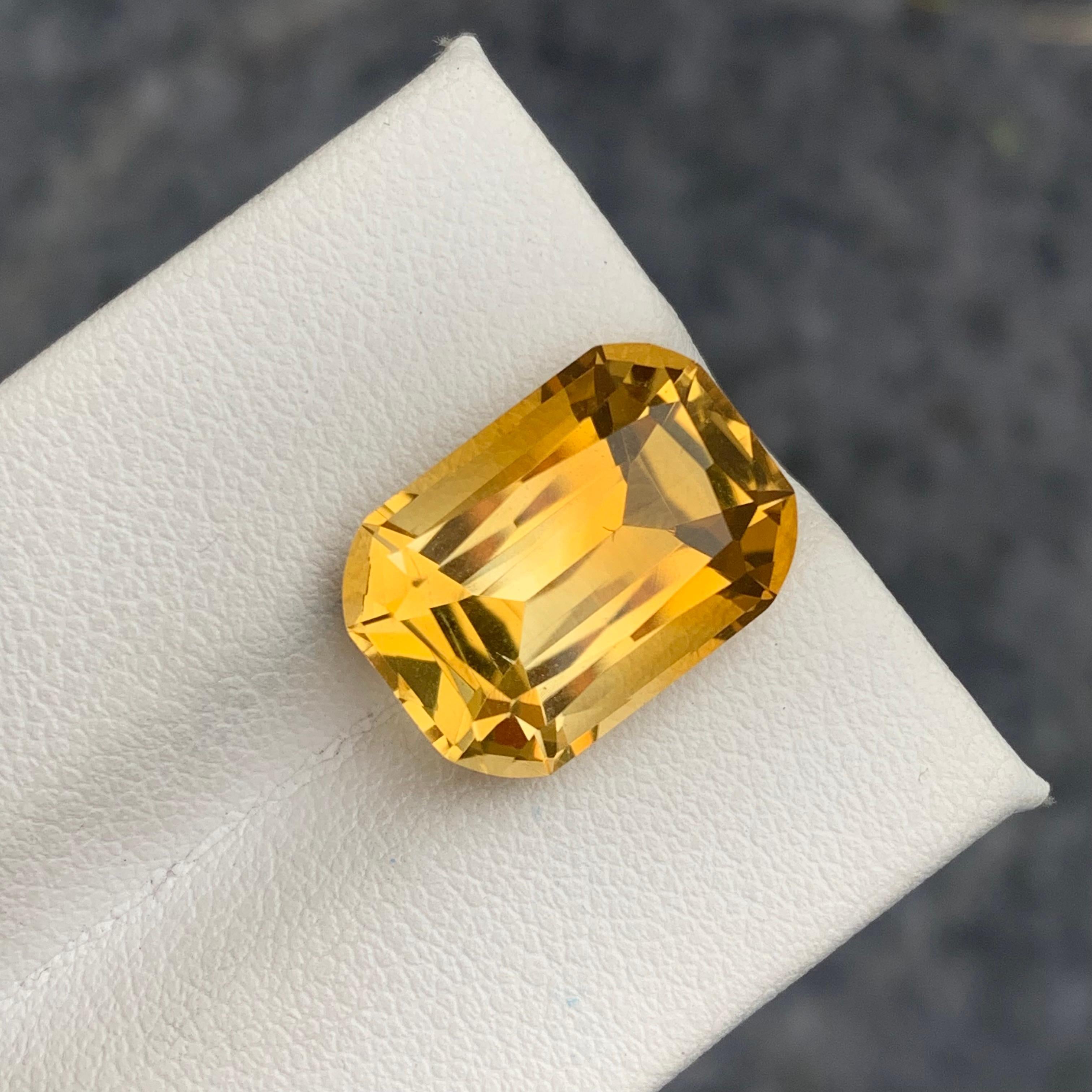 Gorgeous 9.05 Carat Natural Loose Yellow Citrine Long Cushion Shape from Brazil For Sale 1