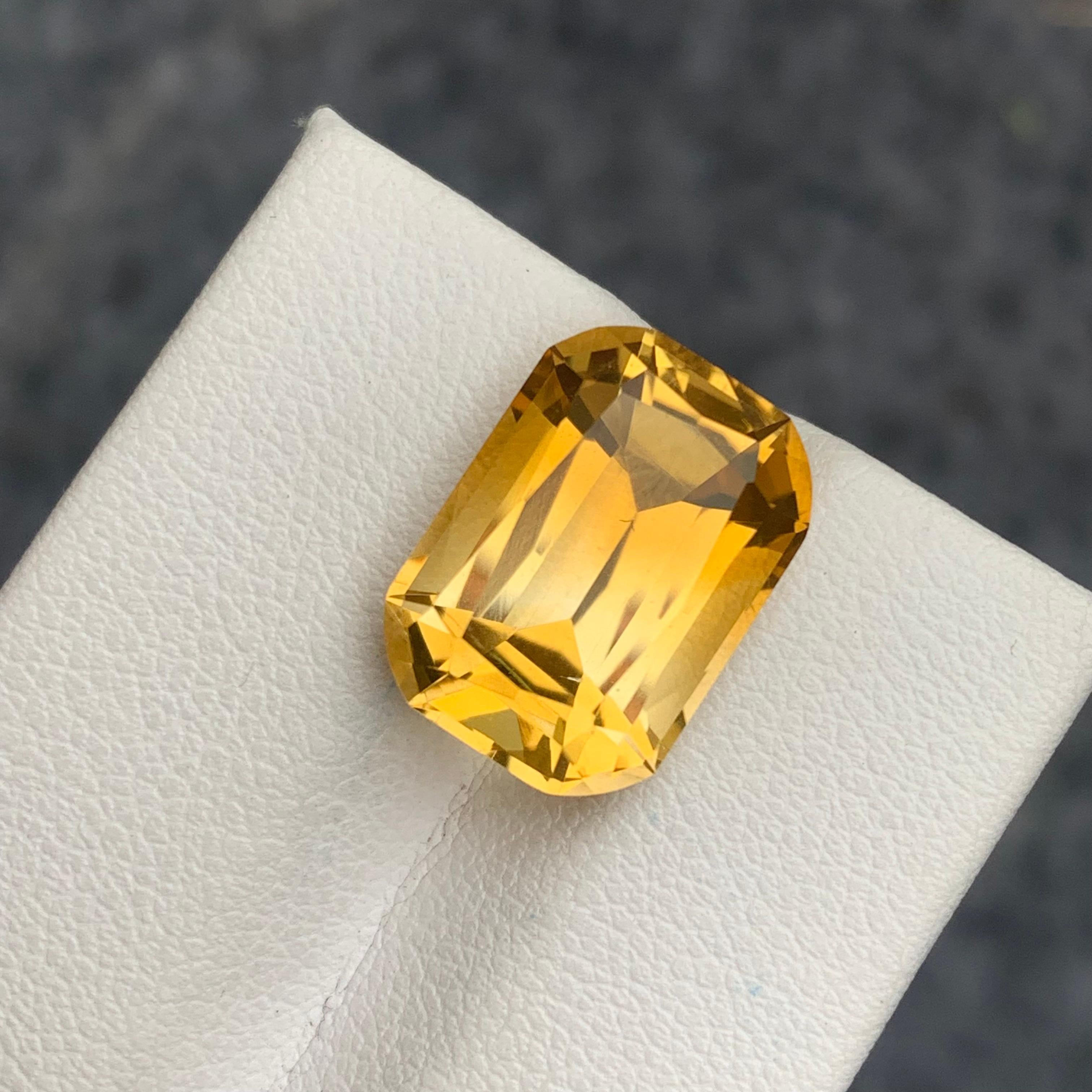 Women's or Men's Gorgeous 9.05 Carat Natural Loose Yellow Citrine Long Cushion Shape from Brazil For Sale