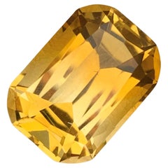 Magnifique citrine jaune naturelle en forme de coussin long de 9,05 carats du Brésil