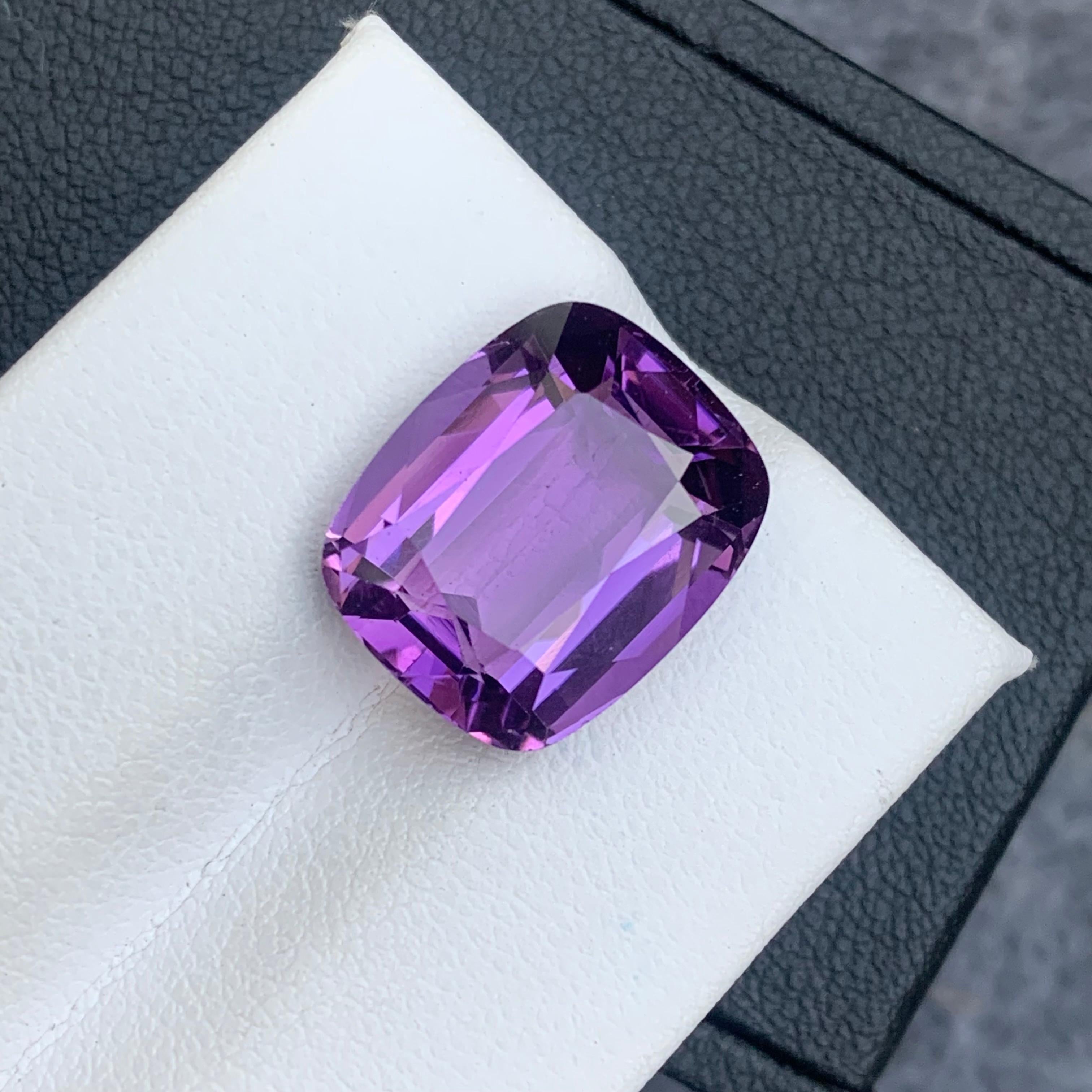 Gorgeous 9.10 Carat Natural Loose Purple Amethyst Gemstone from Brazil For Sale 5