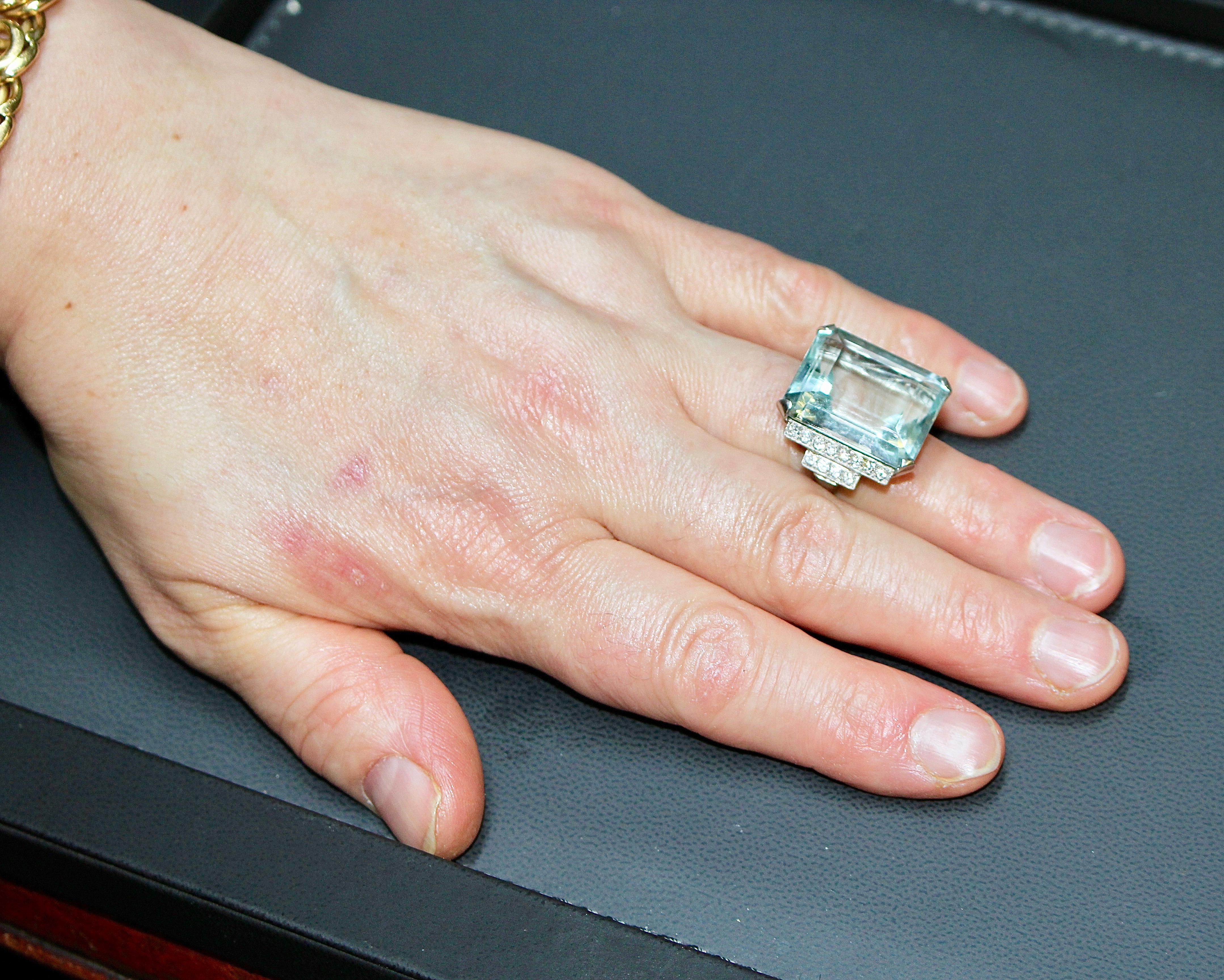 Gorgeous 950 Platinum Ring with Large 34.8ct Faceted Aquamarine and 24 Diamonds For Sale 3