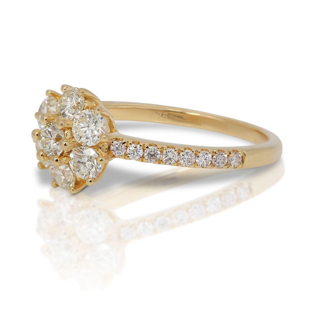 Gorgeous 9k Yellow Gold Pave Cluster Ring with 1.05ct Natural Diamonds In New Condition For Sale In רמת גן, IL