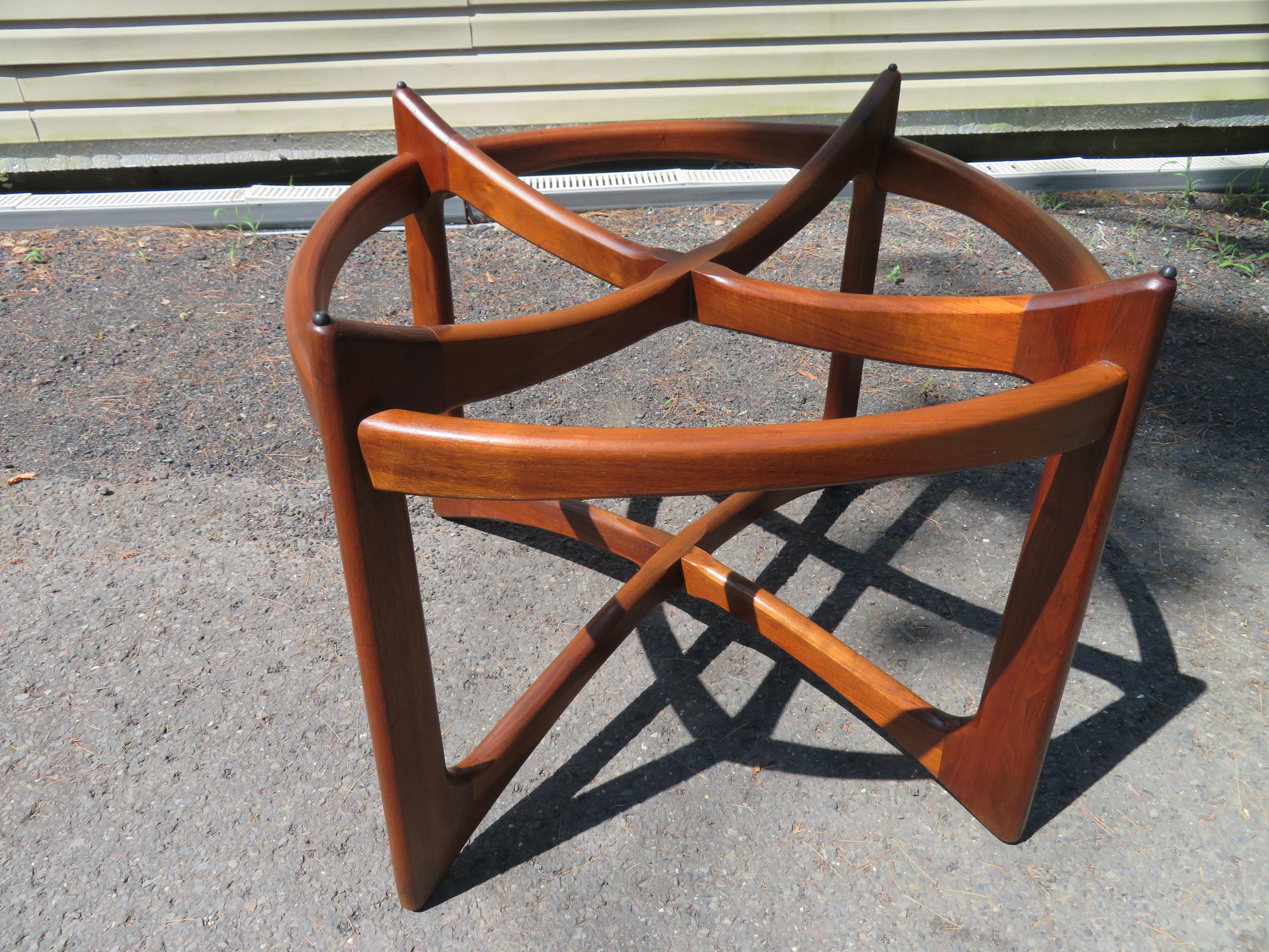 Gorgeous Adrian Pearsall sculptural walnut dining table. This piece is in fantastic vintage condition-sure to be a treasured addition to your mid-century-inspired home. Please see our huge collection of Adrian Pearsall-designed furniture listed in