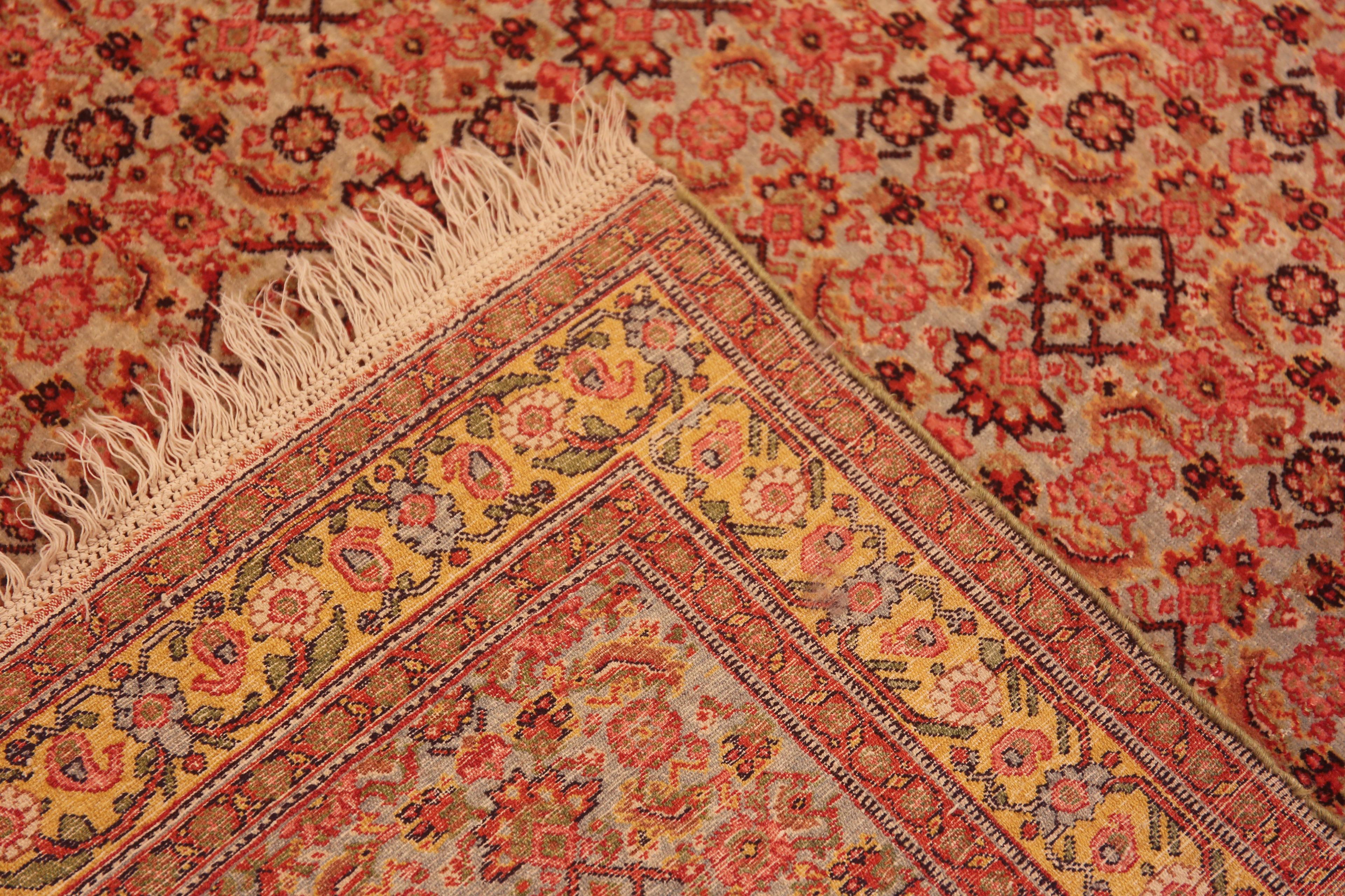 Wunderschöner antiker persischer Senneh-Teppich in Allover-Design 4'2