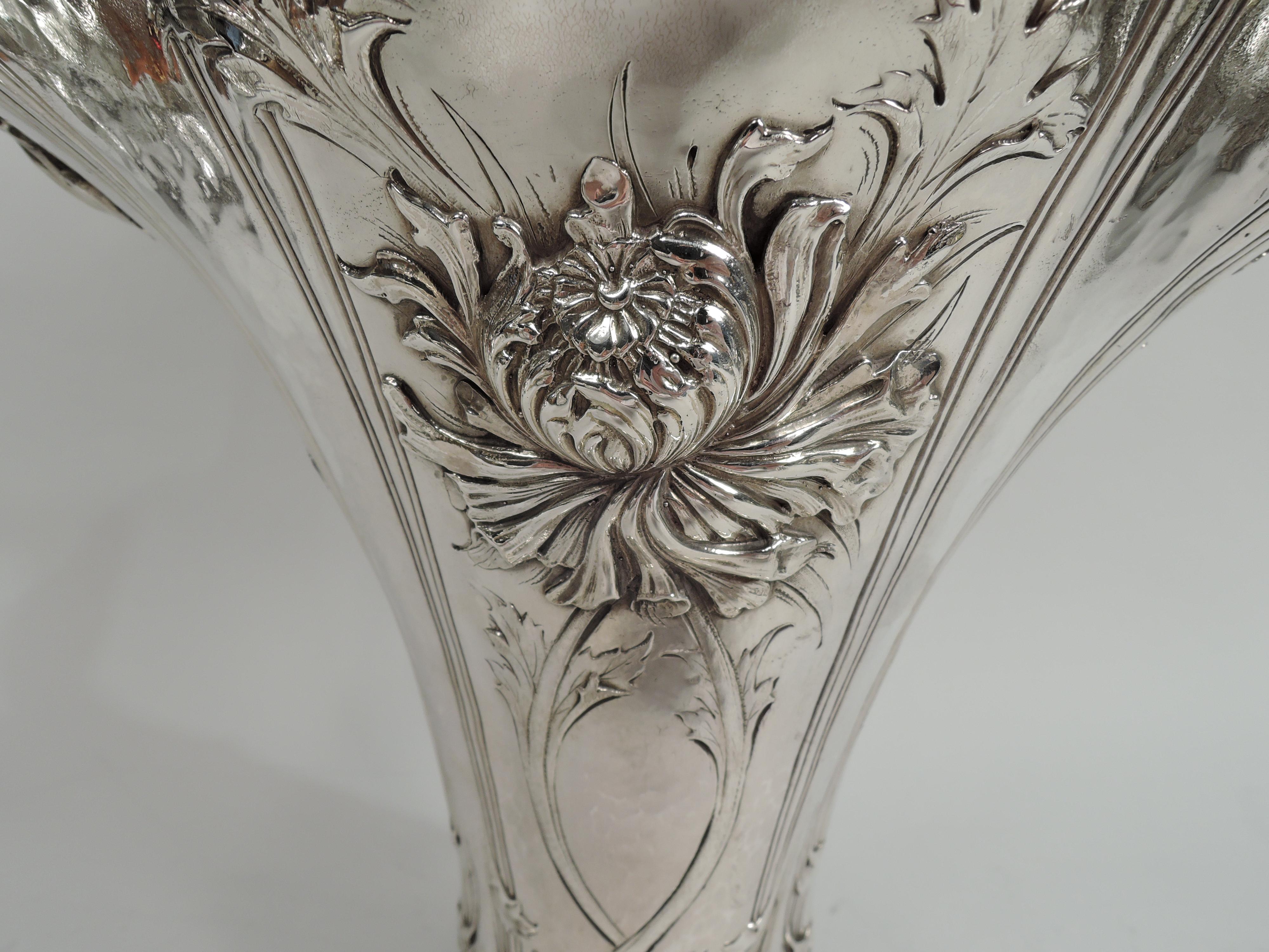 19th Century Gorgeous American Art Nouveau Martelé-Style Silver Basket For Sale