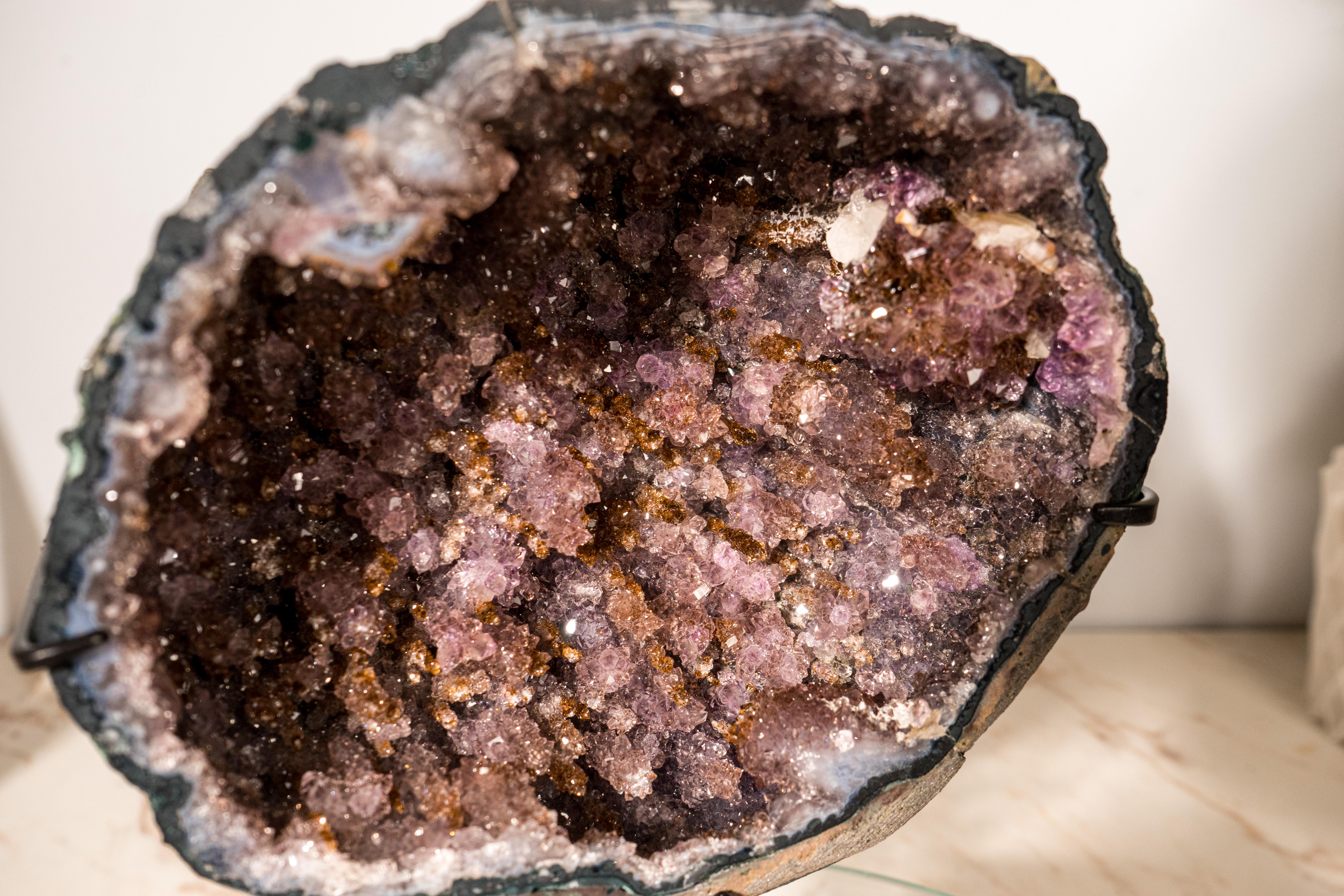 Boîte à bijoux en géode d'améthyste avec formations de stalactites en vente 2
