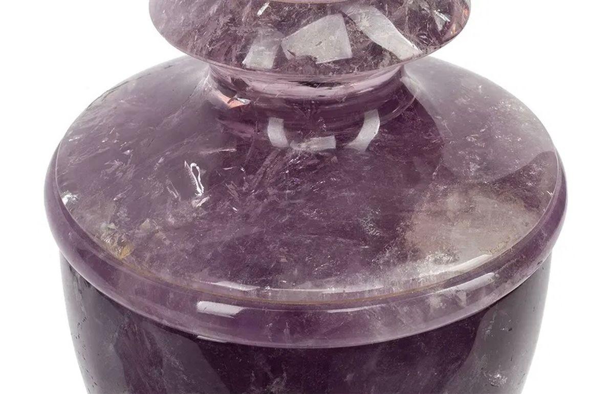 Gorgeous and Rare Pair of French Neo-Classical Urns im Zustand „Gut“ im Angebot in Dallas, TX